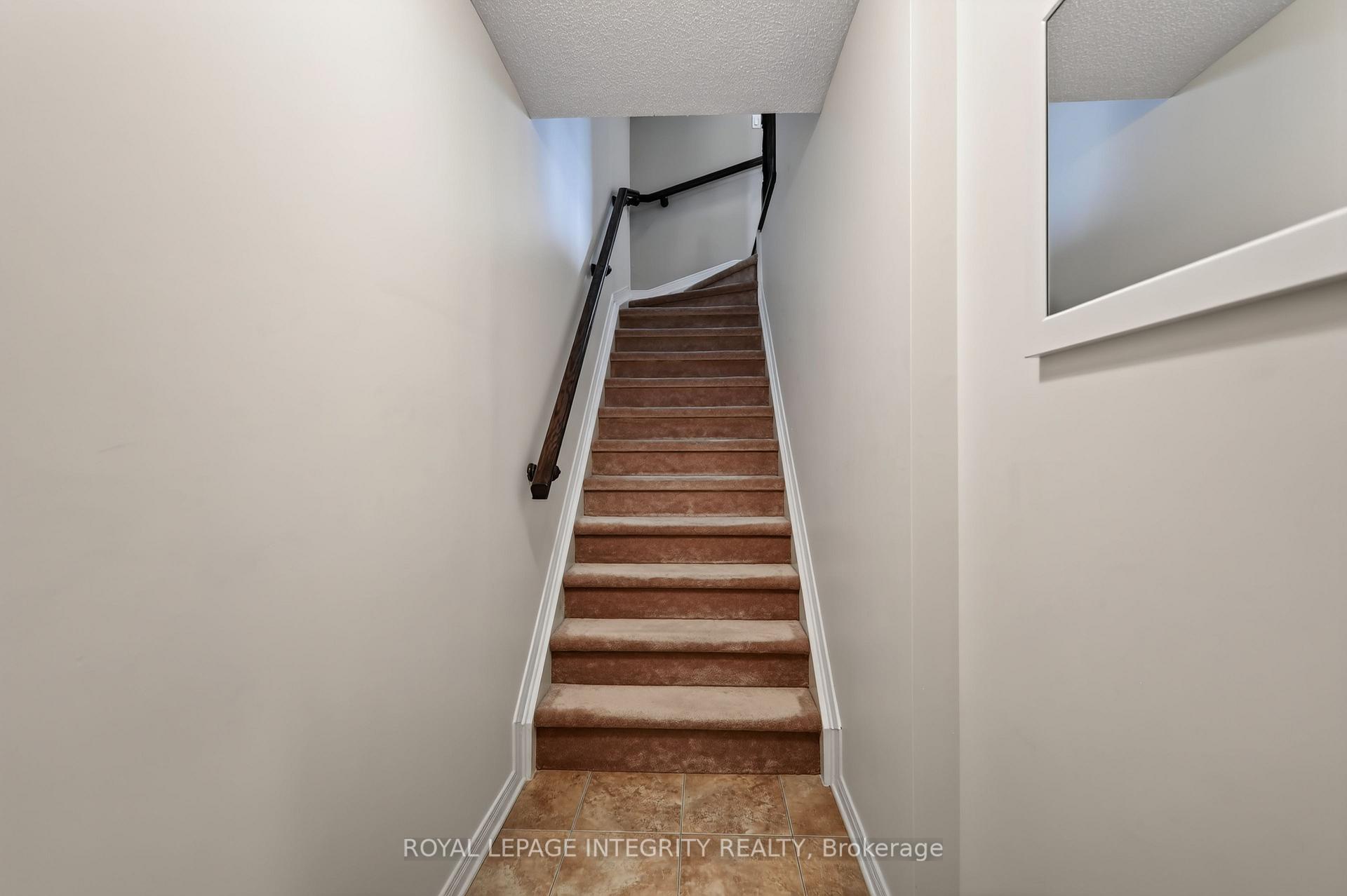 Photo 3 of 635 Reardon Private, Ottawa, Heron Gate/Industrial Park — HOMEH
