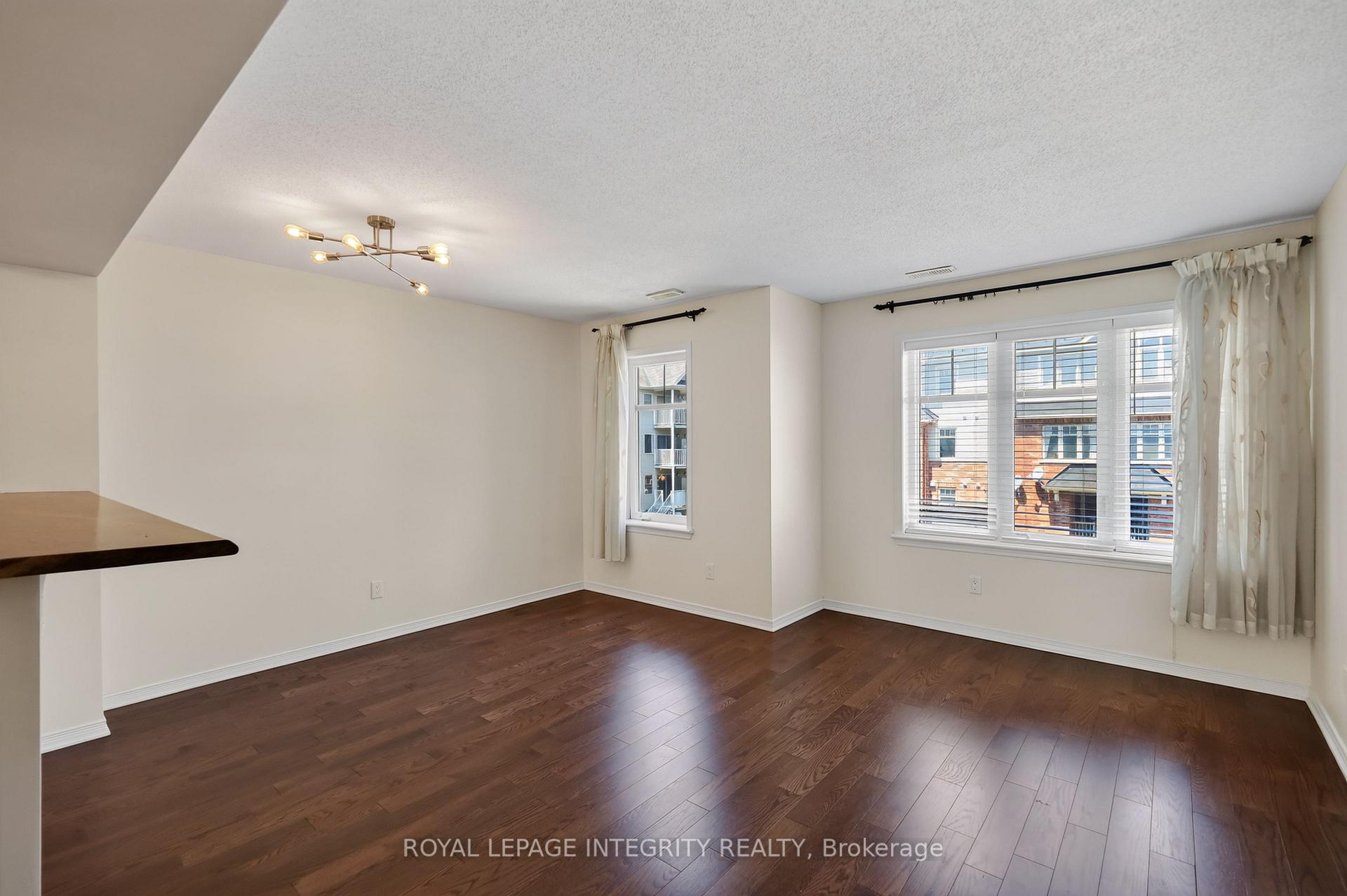 Photo 10 of 635 Reardon Private, Ottawa, Heron Gate/Industrial Park — HOMEH