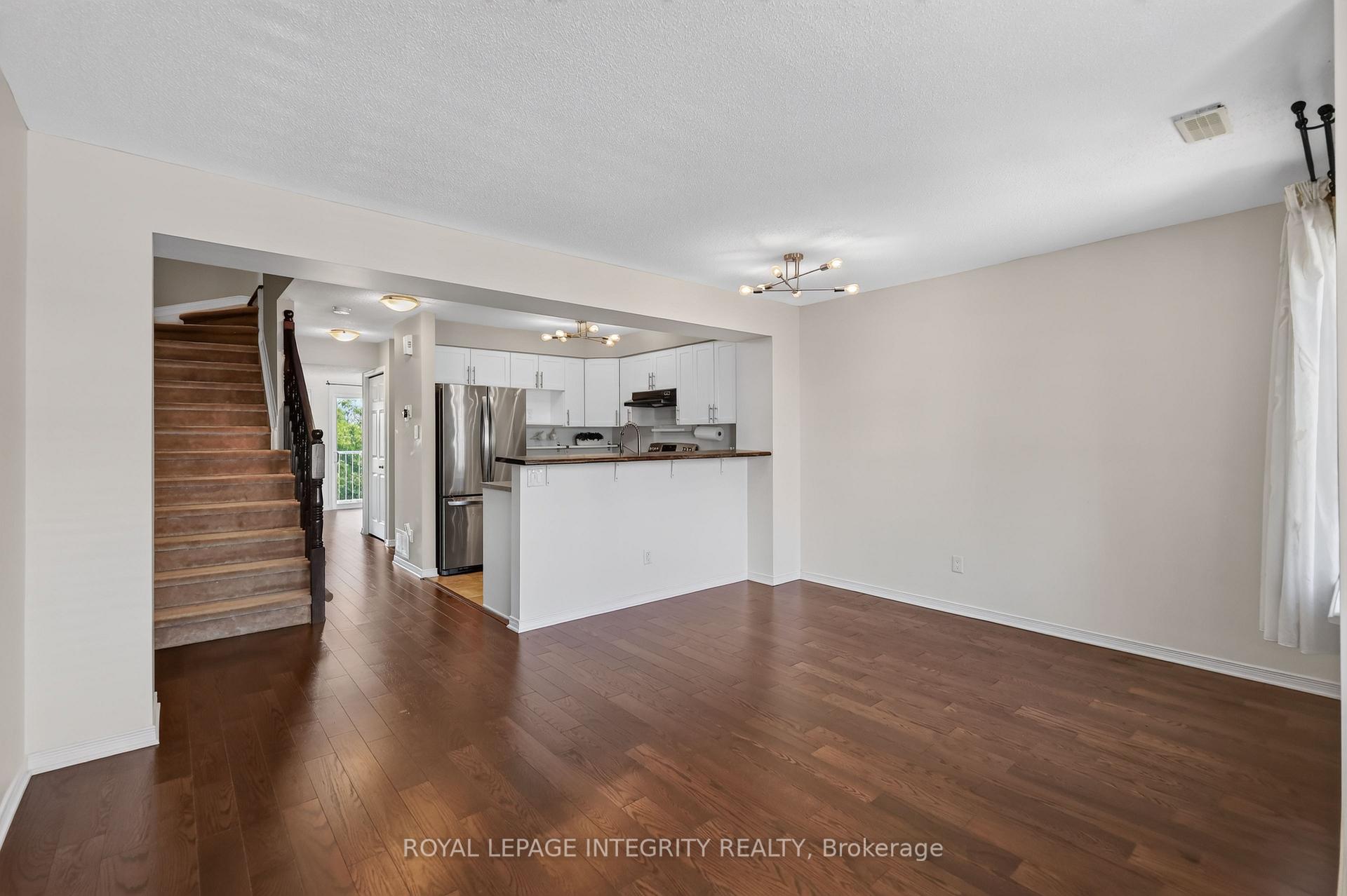 Photo 11 of 635 Reardon Private, Ottawa, Heron Gate/Industrial Park — HOMEH