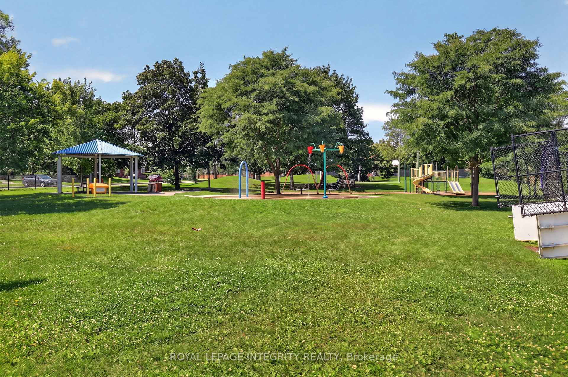 Photo 30 of 635 Reardon Private, Ottawa, Heron Gate/Industrial Park — HOMEH