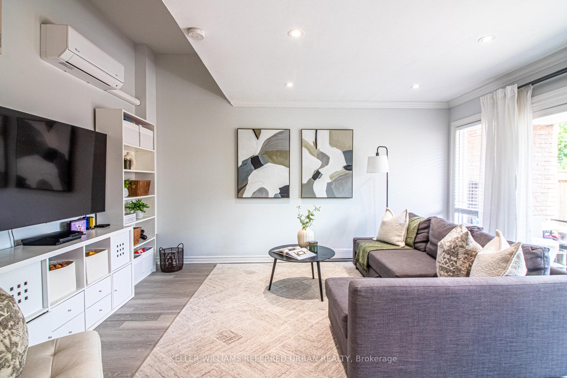 Photo 5 of 60 Springfair Avenue, Aurora, Aurora Village — HOMEH