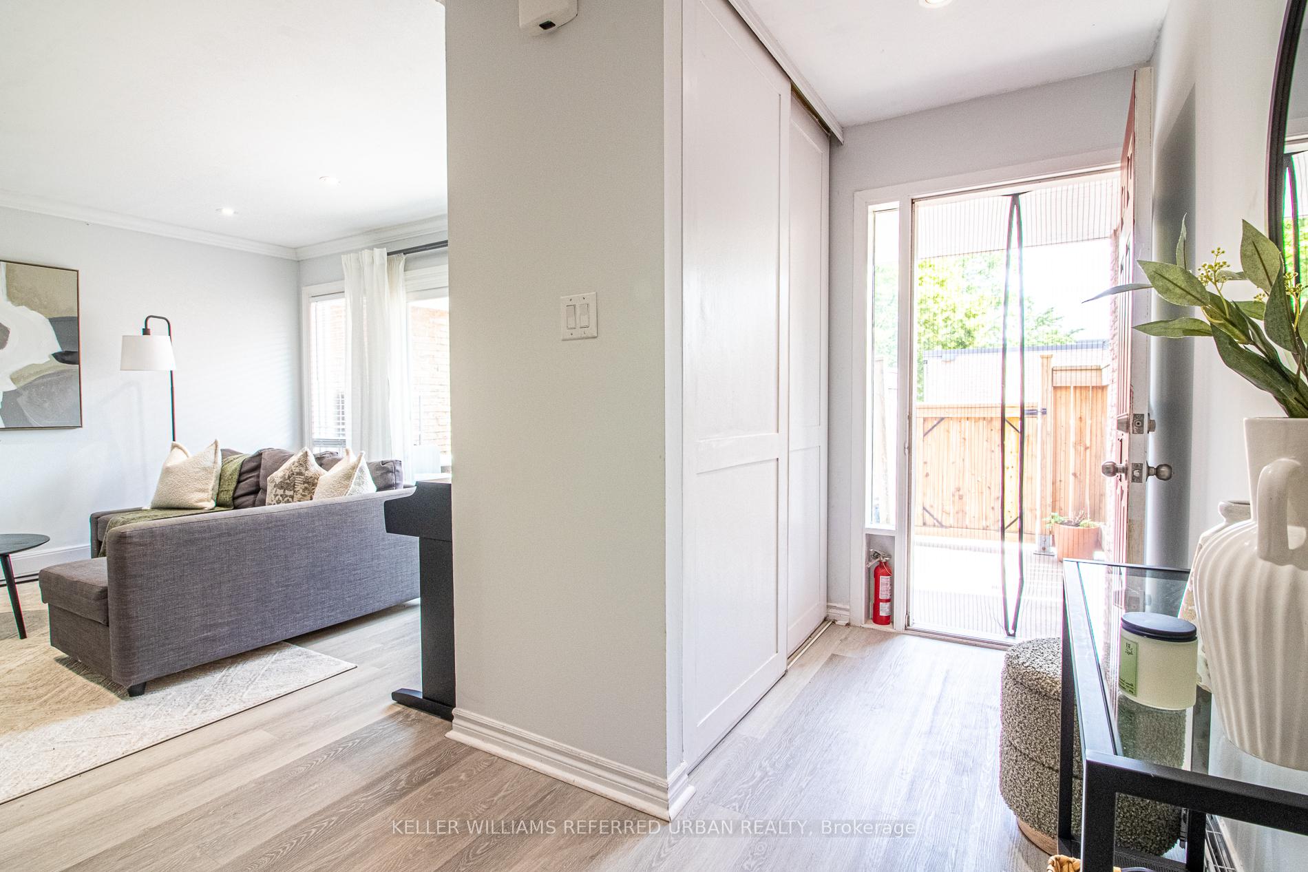 Photo 7 of 60 Springfair Avenue, Aurora, Aurora Village — HOMEH