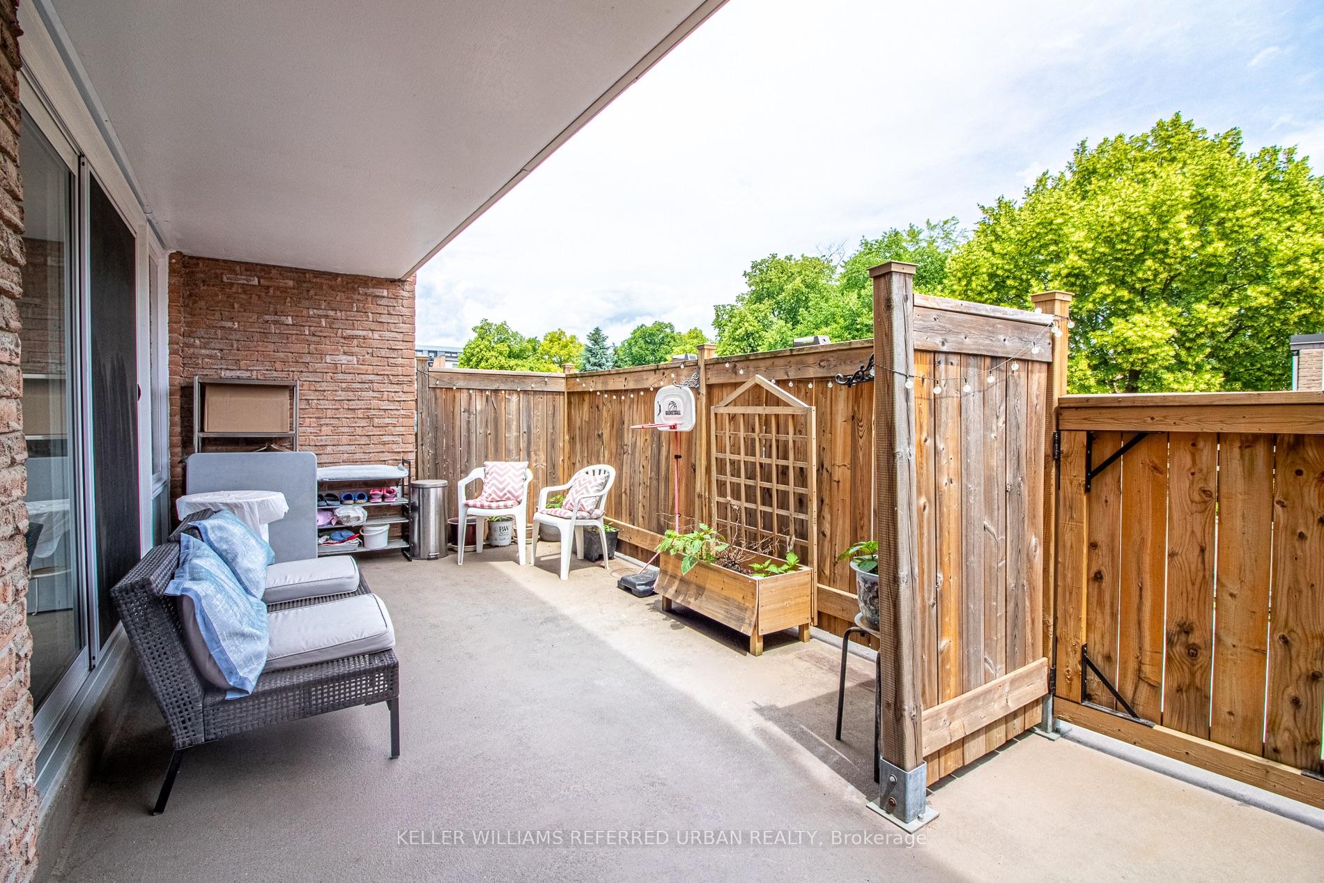 Photo 23 of 60 Springfair Avenue, Aurora, Aurora Village — HOMEH