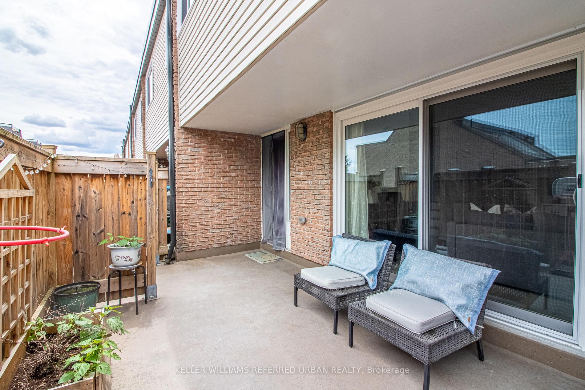 Photo 24 of 60 Springfair Avenue, Aurora, Aurora Village — HOMEH