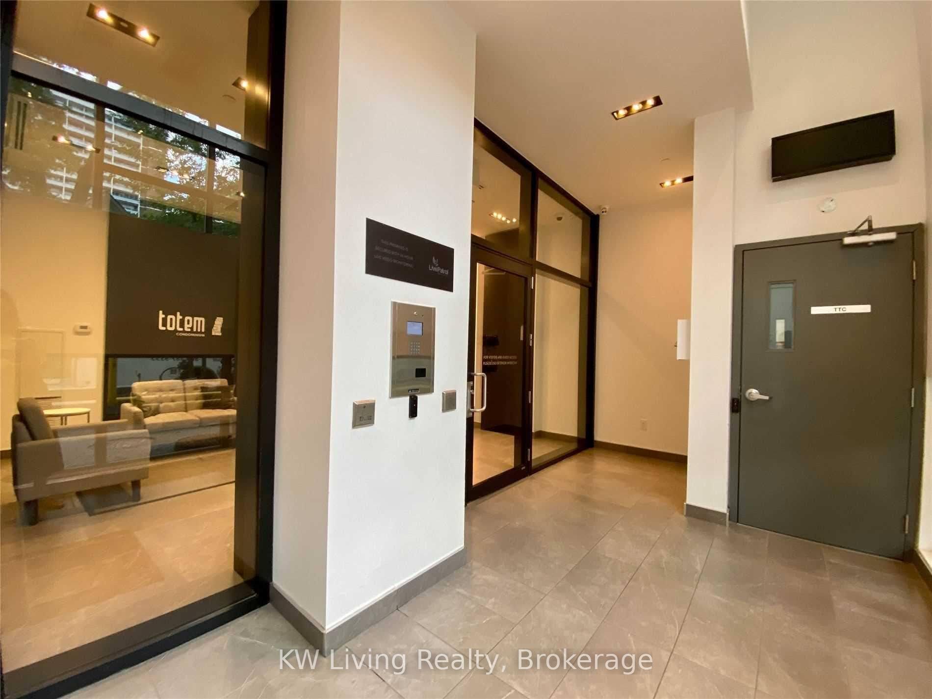Photo 3 of Unit 501, 17 Dundonald Street, Toronto, Church-Yonge Corridor — HOMEH