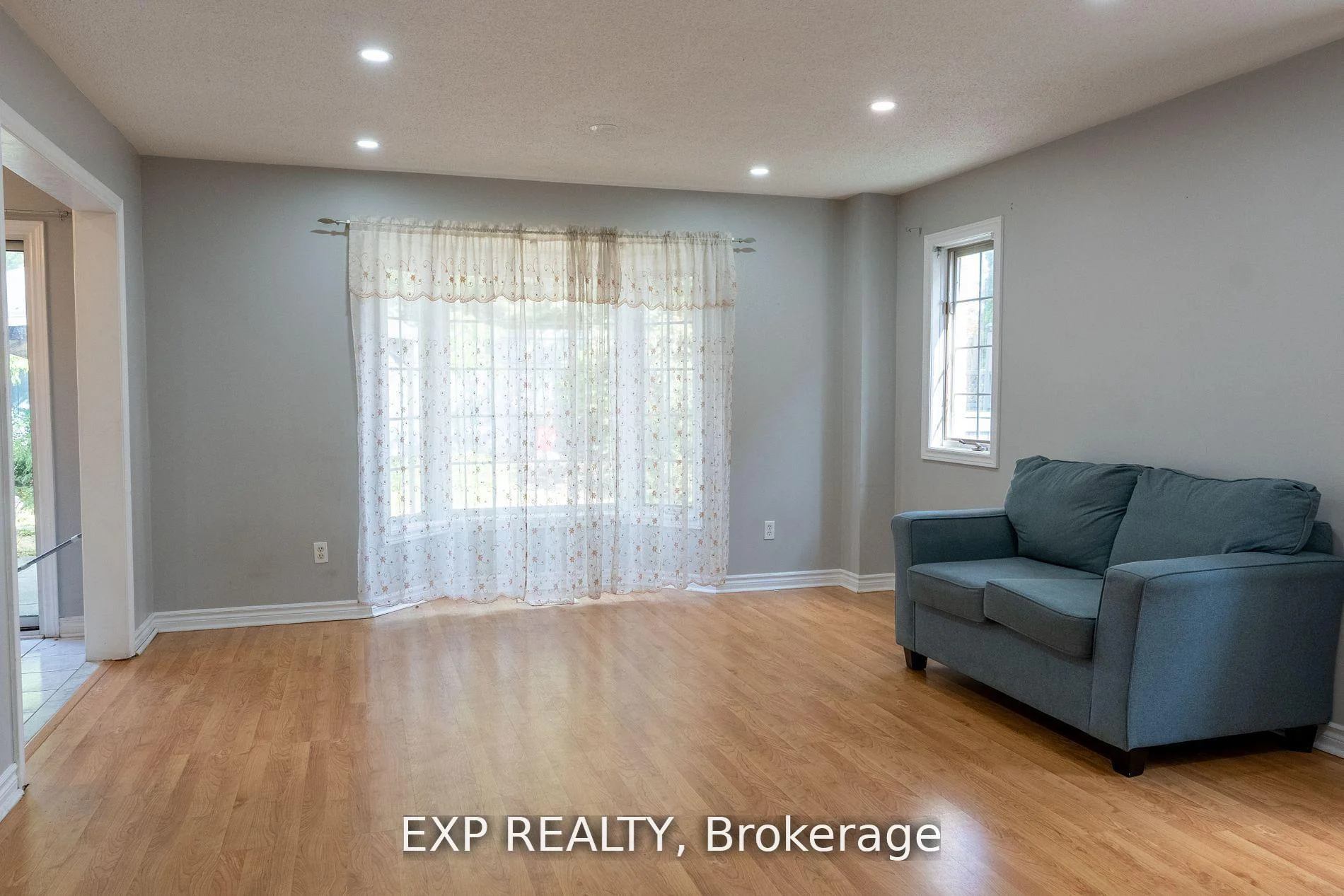 Photo 3 of 65 Quail Feather Crescent, Brampton, Sandringham-Wellington — HOMEH