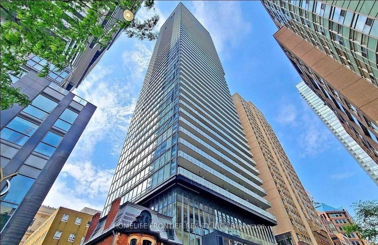Front of Unit 2106, 15 Grenville Street