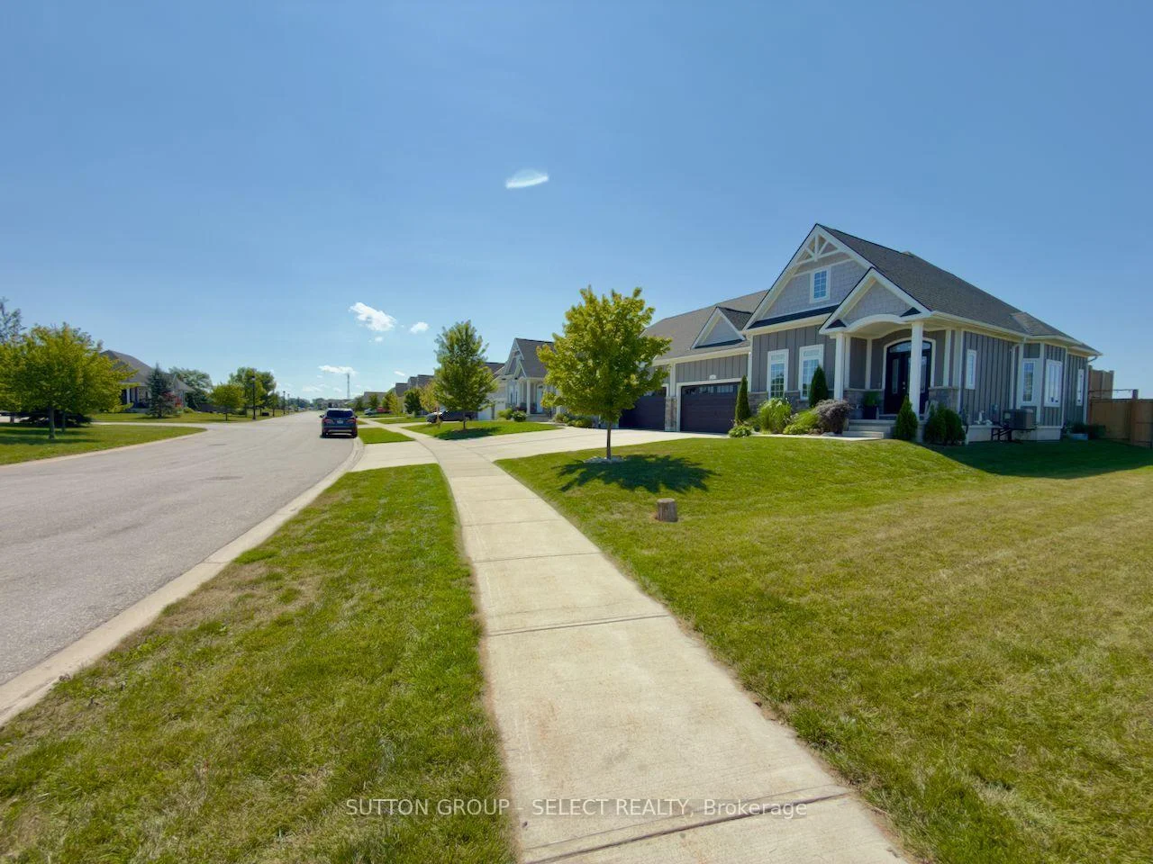 Photo 4 of 4 Brooklawn Drive, Lambton Shores, Grand Bend — HOMEH
