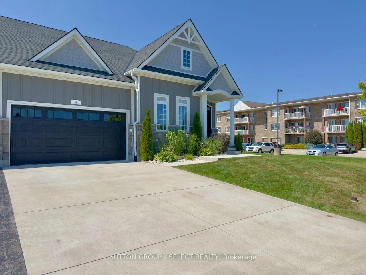 Photo 6 of 4 Brooklawn Drive, Lambton Shores, Grand Bend — HOMEH