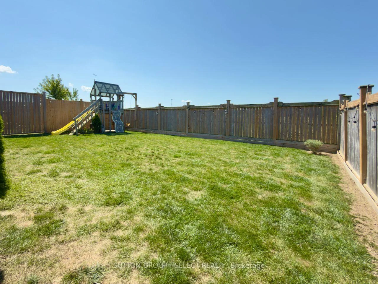 Photo 21 of 4 Brooklawn Drive, Lambton Shores, Grand Bend — HOMEH