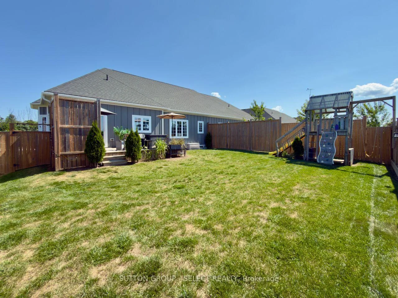 Photo 23 of 4 Brooklawn Drive, Lambton Shores, Grand Bend — HOMEH