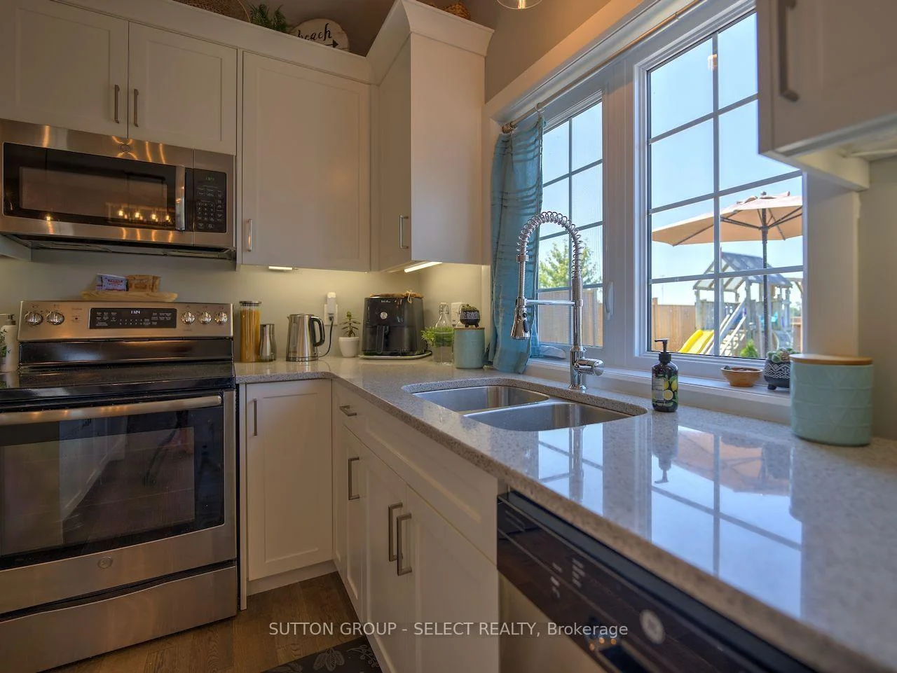 Photo 43 of 4 Brooklawn Drive, Lambton Shores, Grand Bend — HOMEH