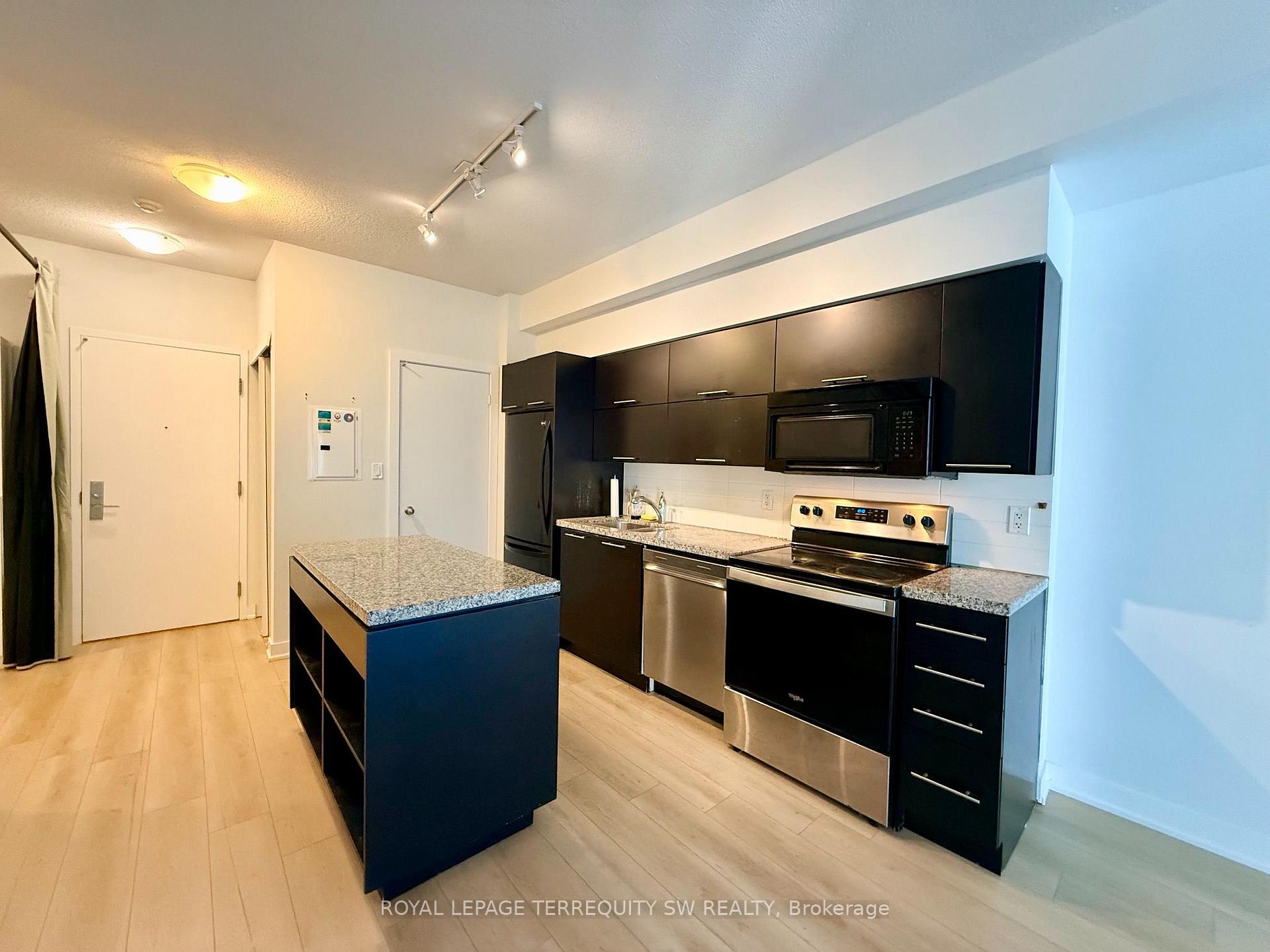Photo 2 of Unit 1106, 126 Simcoe Street, Toronto, Waterfront Communities — HOMEH