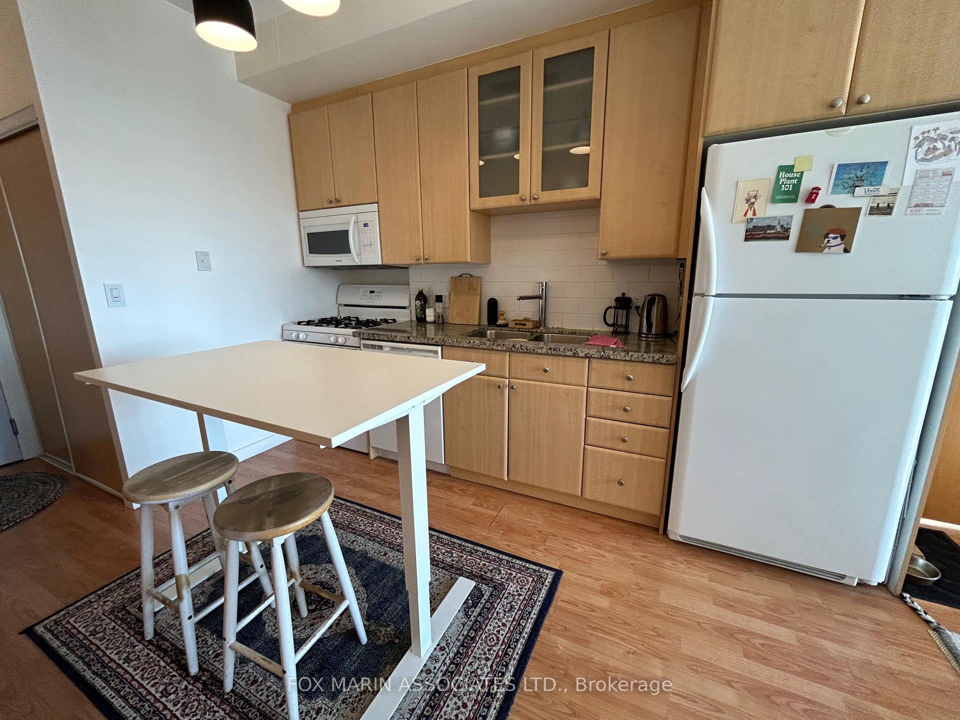 Photo 2 of Unit 1022, 1 Shaw Street, Toronto, Niagara — HOMEH