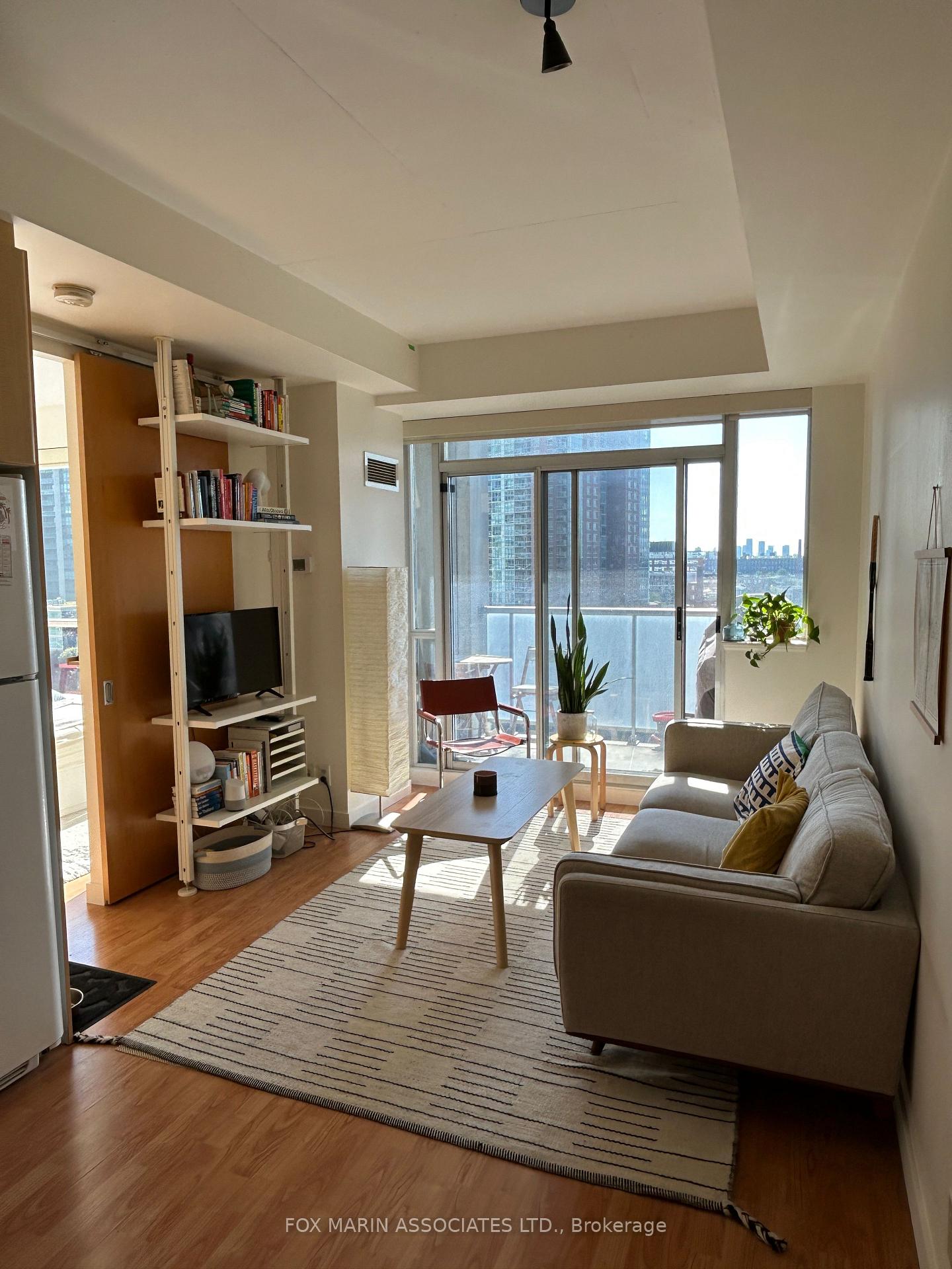 Photo 4 of Unit 1022, 1 Shaw Street, Toronto, Niagara — HOMEH