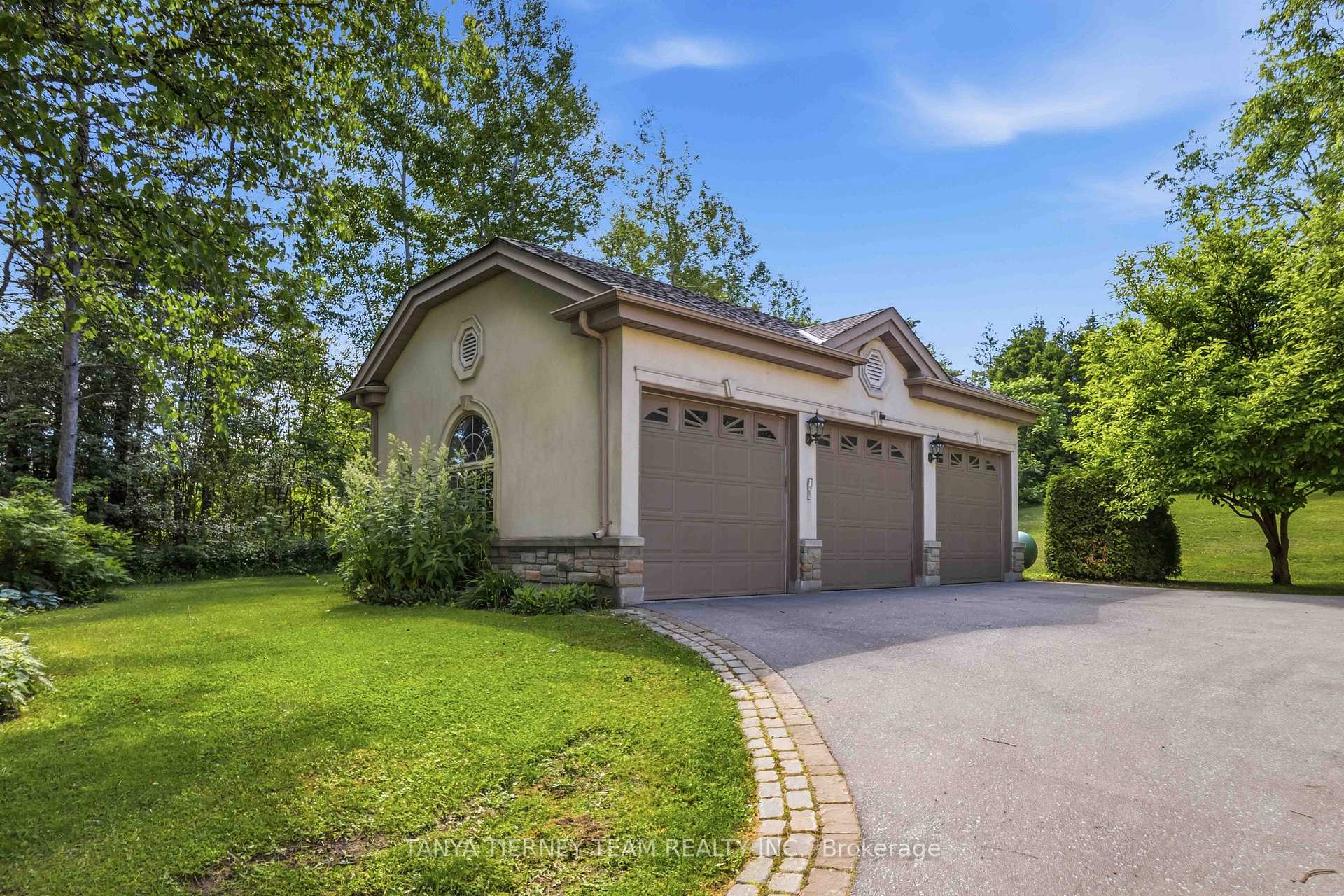 Photo 7 of 75 Woodbridge Circle, Scugog, Rural Scugog — HOMEH