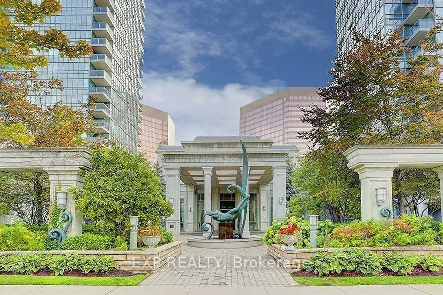 Front of Unit 422, 25 Greenview Avenue