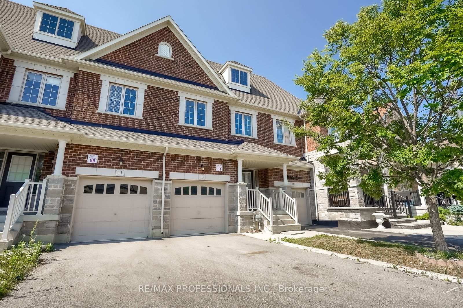 Photo 2 of 13 Yately Street, Brampton, Northwest Brampton — HOMEH