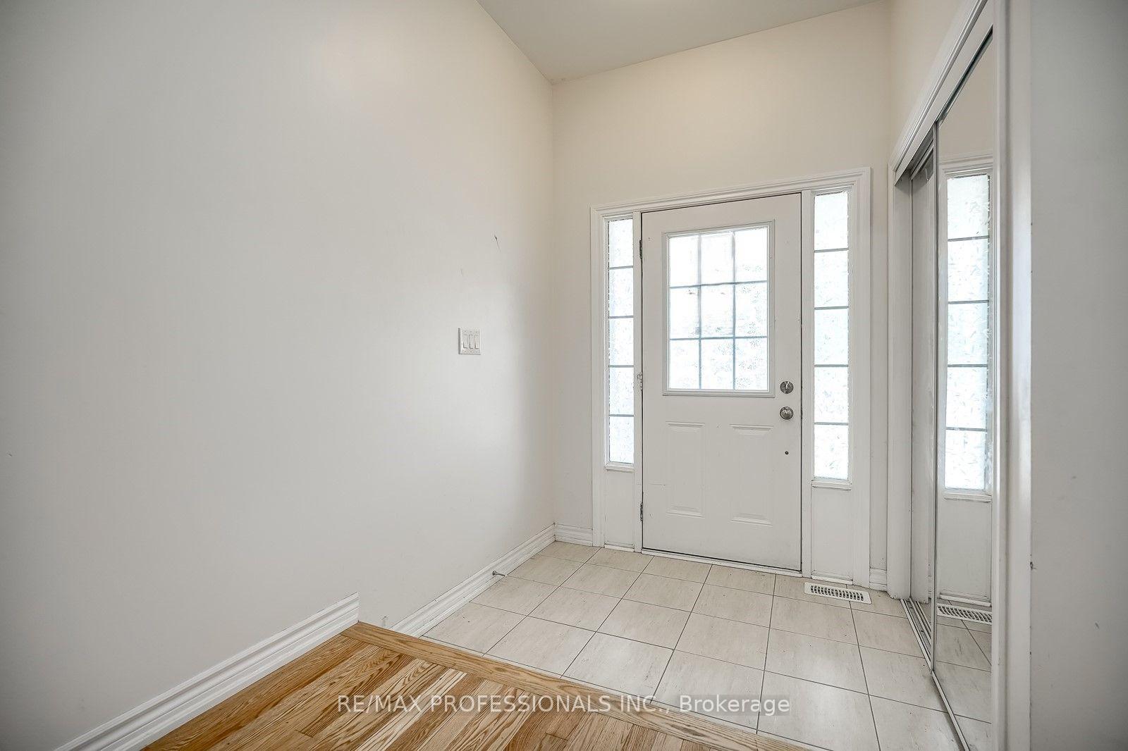 Photo 6 of 13 Yately Street, Brampton, Northwest Brampton — HOMEH
