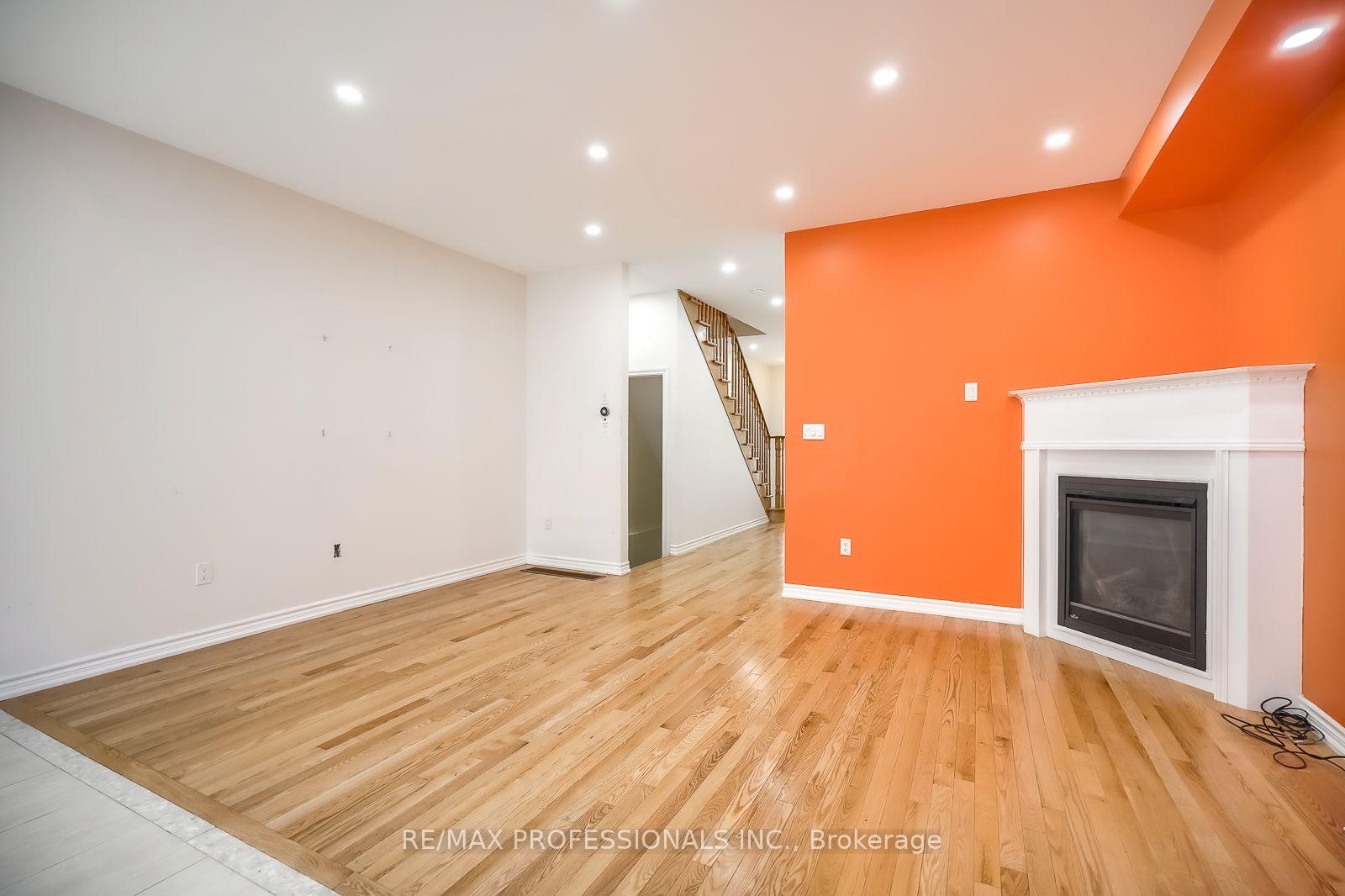 Photo 15 of 13 Yately Street, Brampton, Northwest Brampton — HOMEH