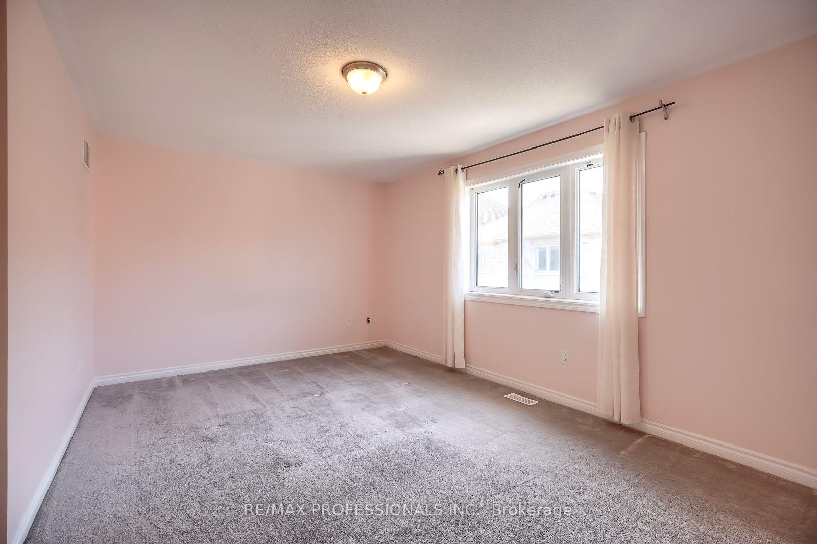 Photo 26 of 13 Yately Street, Brampton, Northwest Brampton — HOMEH