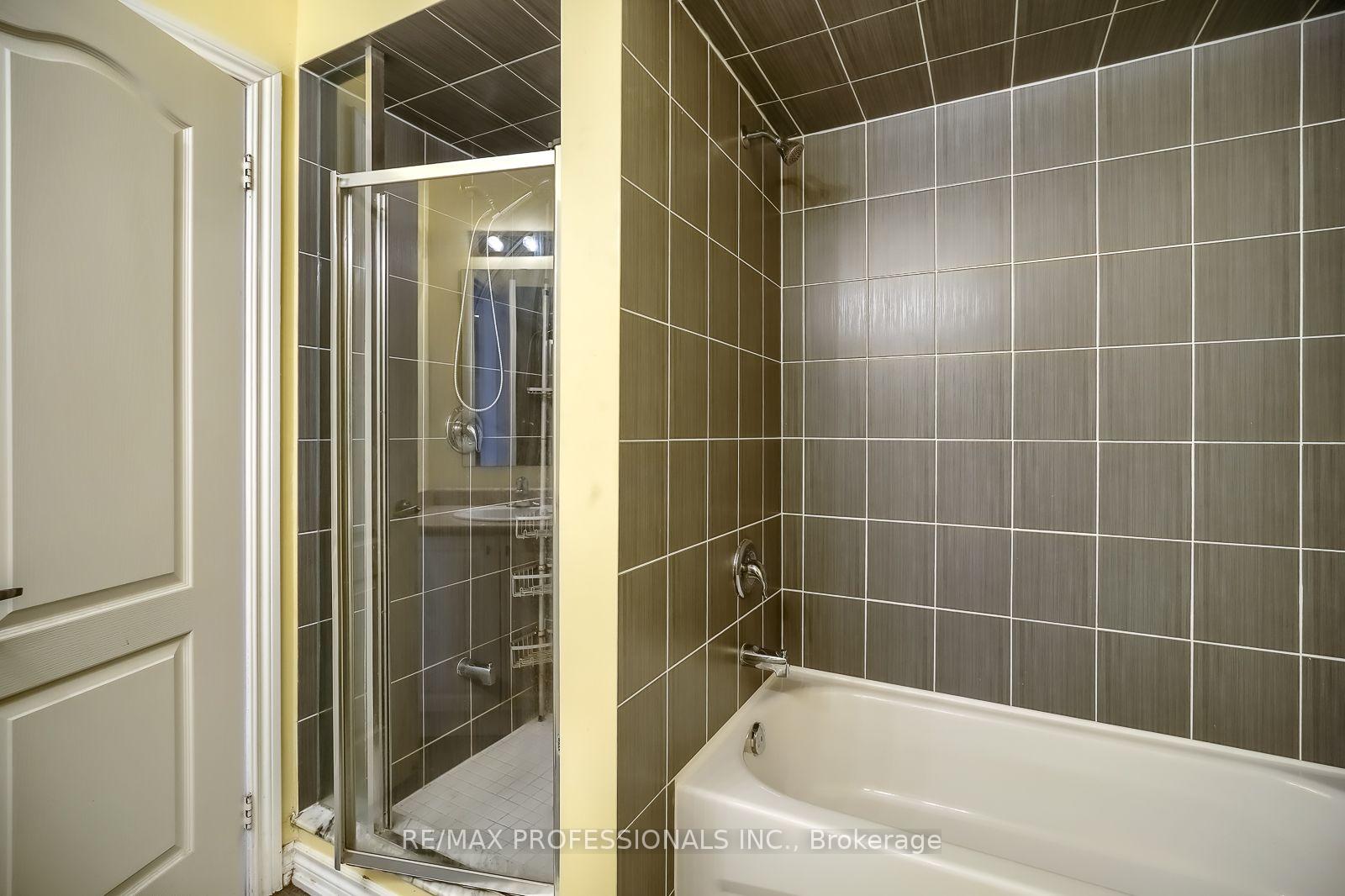 Photo 29 of 13 Yately Street, Brampton, Northwest Brampton — HOMEH