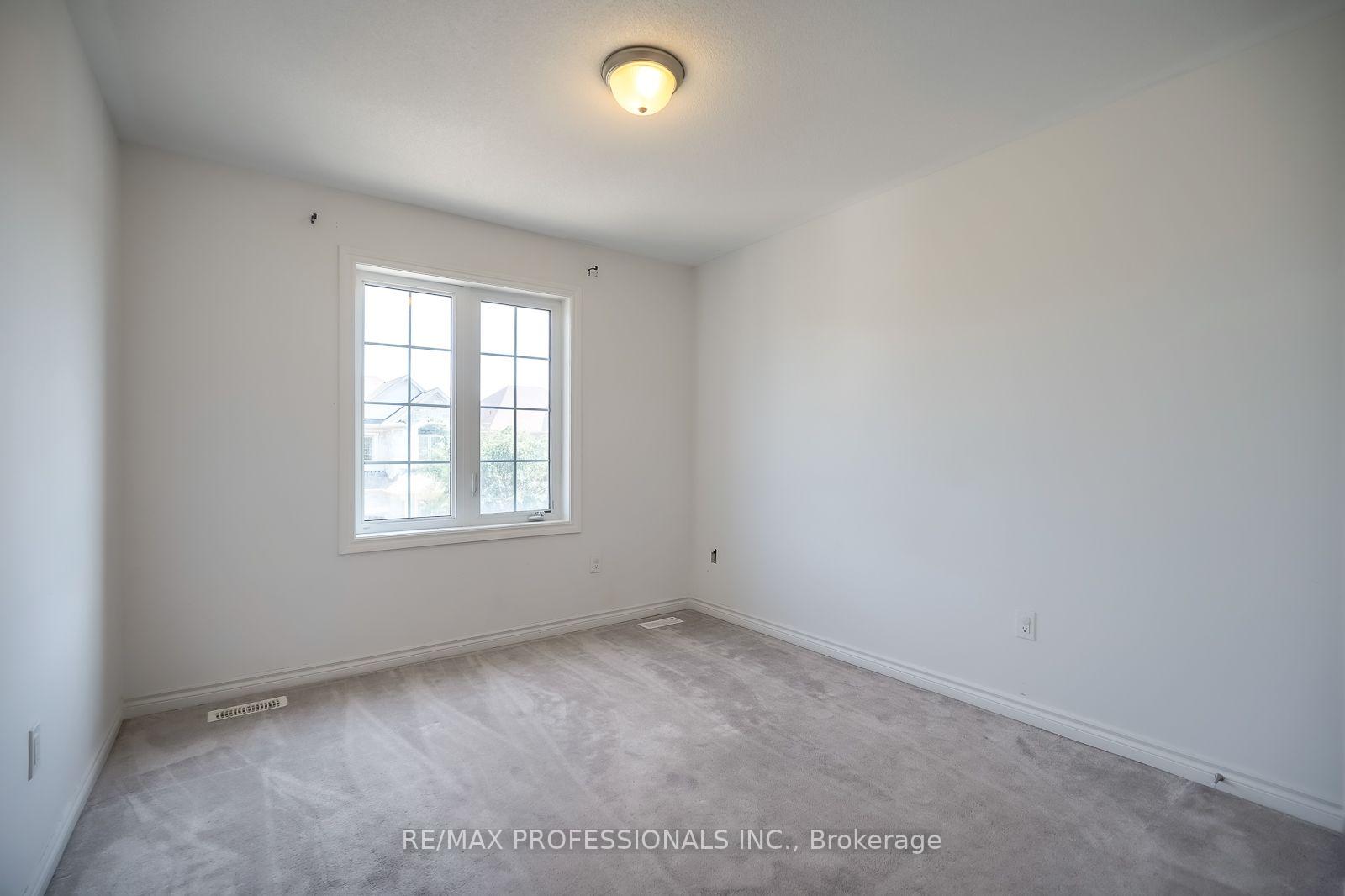 Photo 32 of 13 Yately Street, Brampton, Northwest Brampton — HOMEH