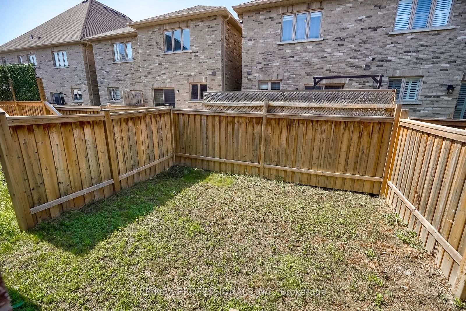 Photo 41 of 13 Yately Street, Brampton, Northwest Brampton — HOMEH