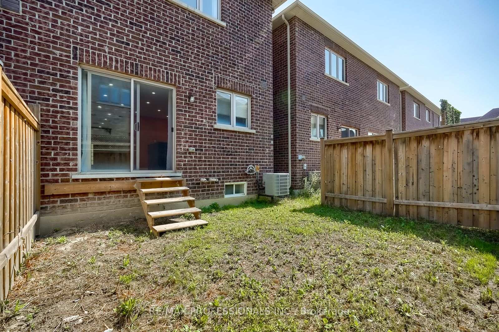 Photo 44 of 13 Yately Street, Brampton, Northwest Brampton — HOMEH