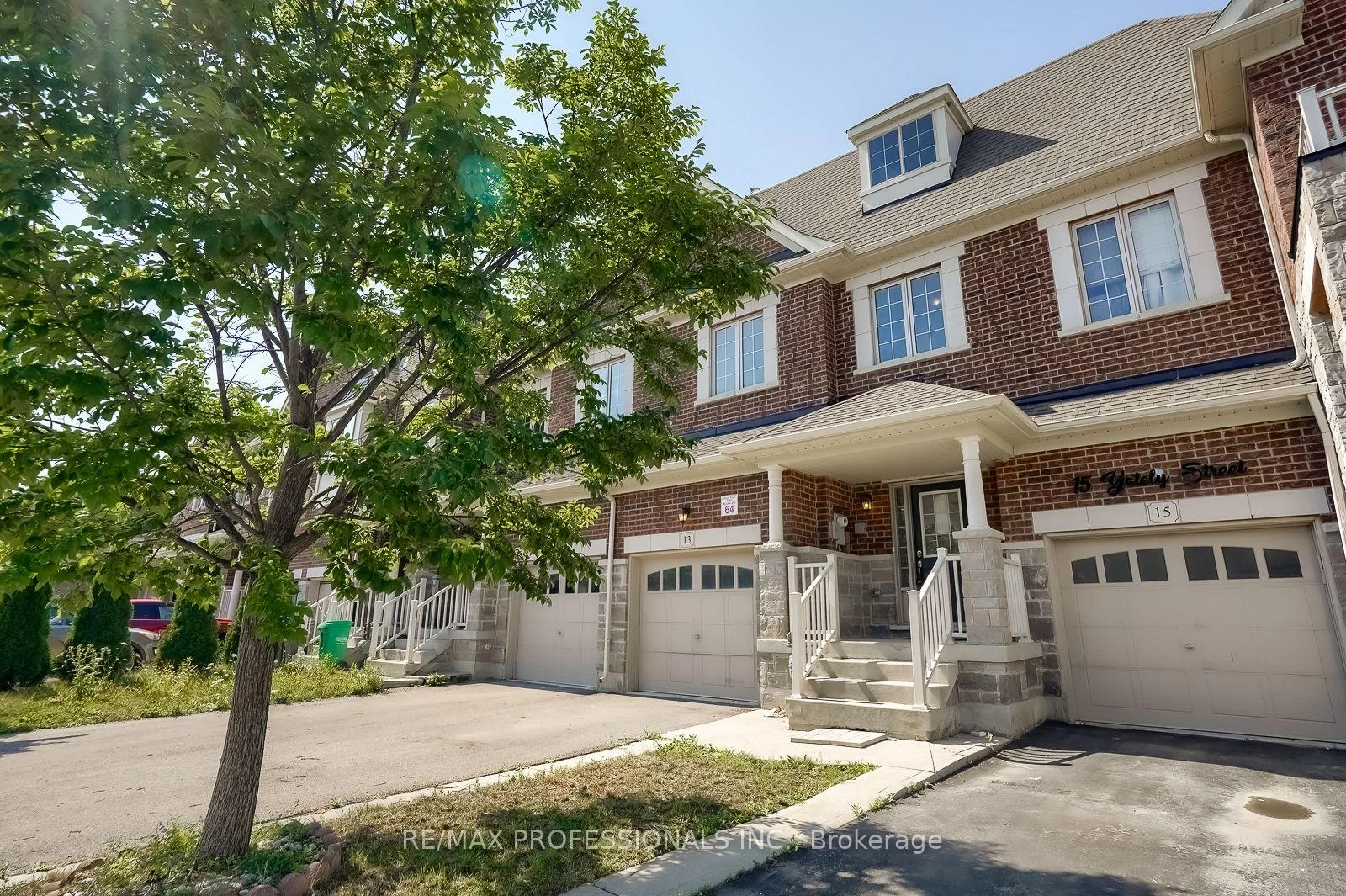 Photo 5 of 13 Yately Street, Brampton, Northwest Brampton — HOMEH