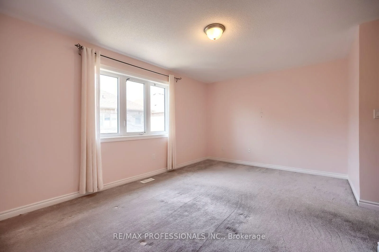 Photo 30 of 13 Yately Street, Brampton, Northwest Brampton — HOMEH