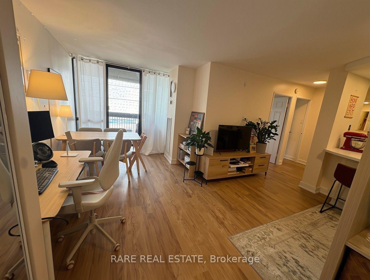 Photo 2 of Unit 704, 105 McCaul Street, Toronto, Kensington-Chinatown — HOMEH