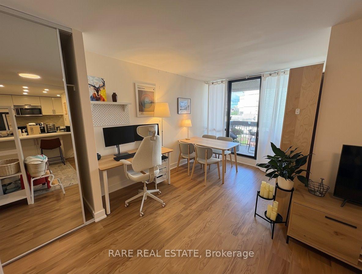 Photo 4 of Unit 704, 105 McCaul Street, Toronto, Kensington-Chinatown — HOMEH