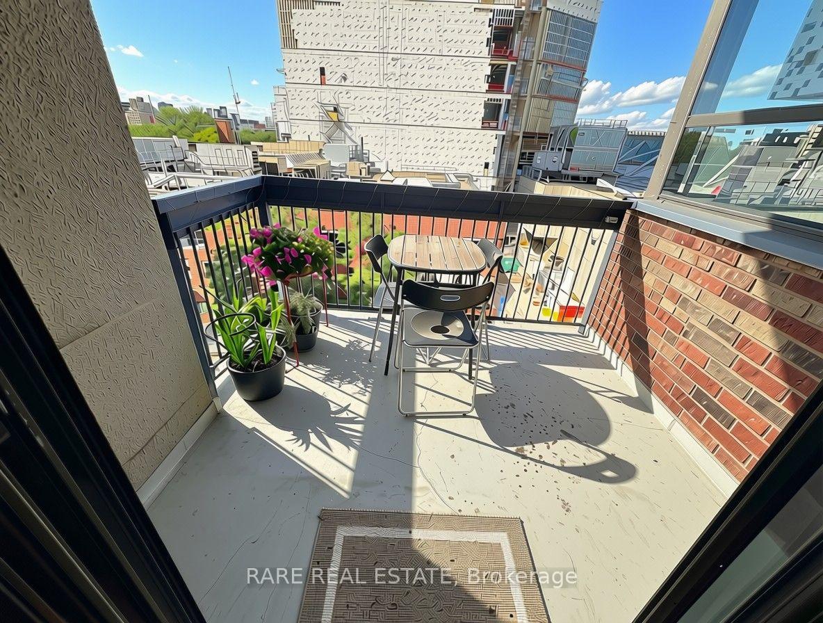 Photo 12 of Unit 704, 105 McCaul Street, Toronto, Kensington-Chinatown — HOMEH