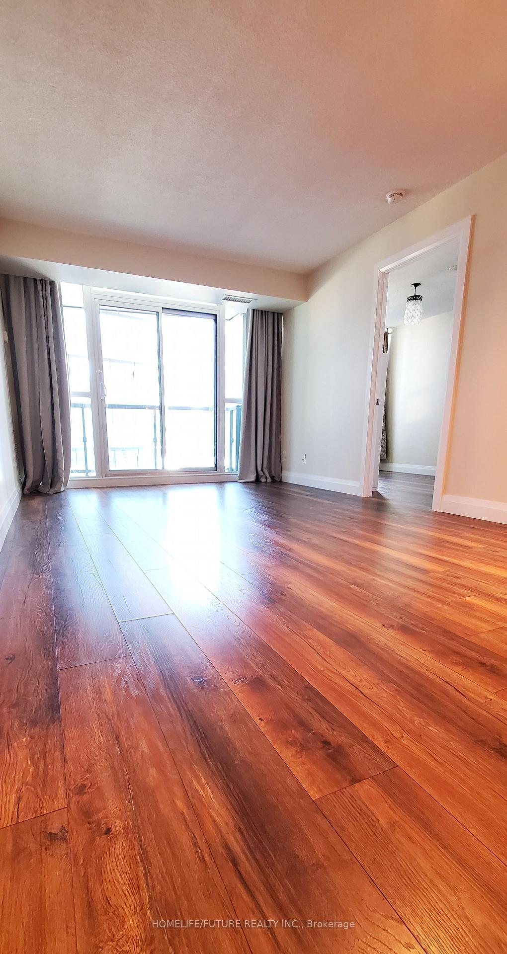 Photo 8 of Unit 1109, 19 Grand Trunk Crescent, Toronto, Waterfront Communities — HOMEH