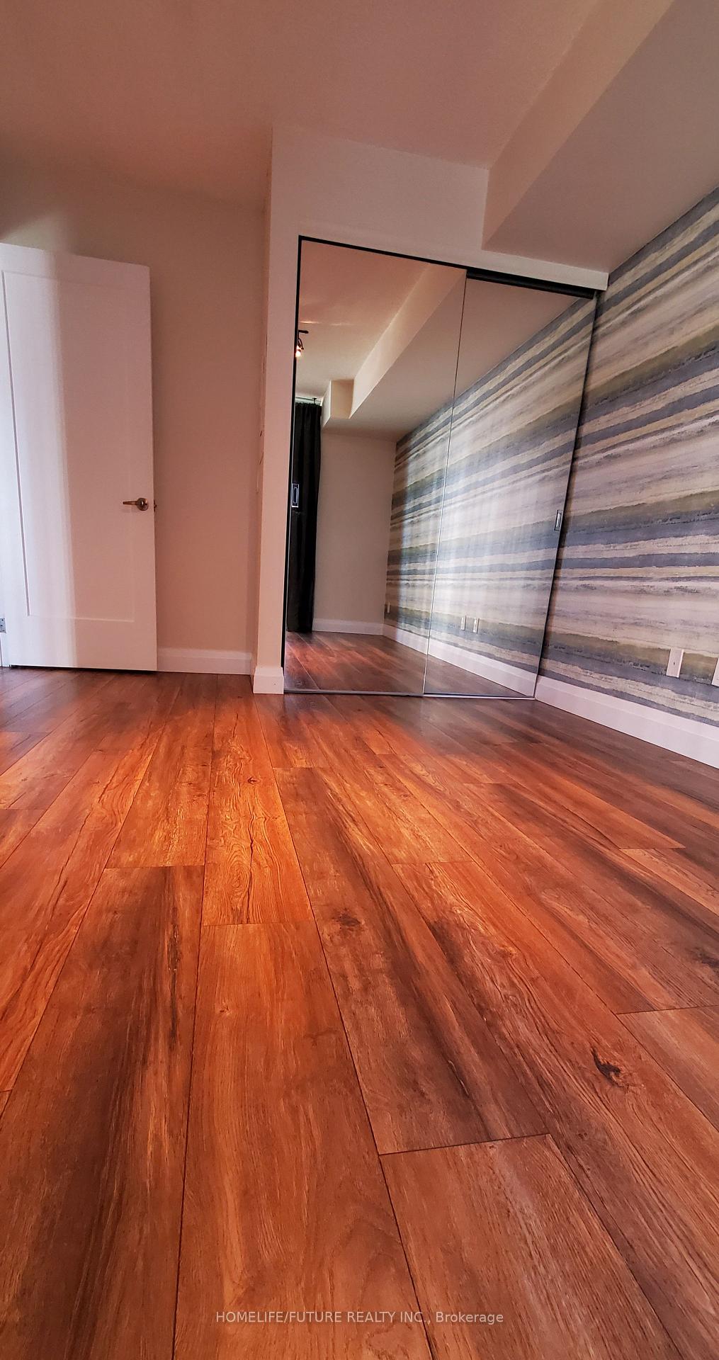 Photo 10 of Unit 1109, 19 Grand Trunk Crescent, Toronto, Waterfront Communities — HOMEH