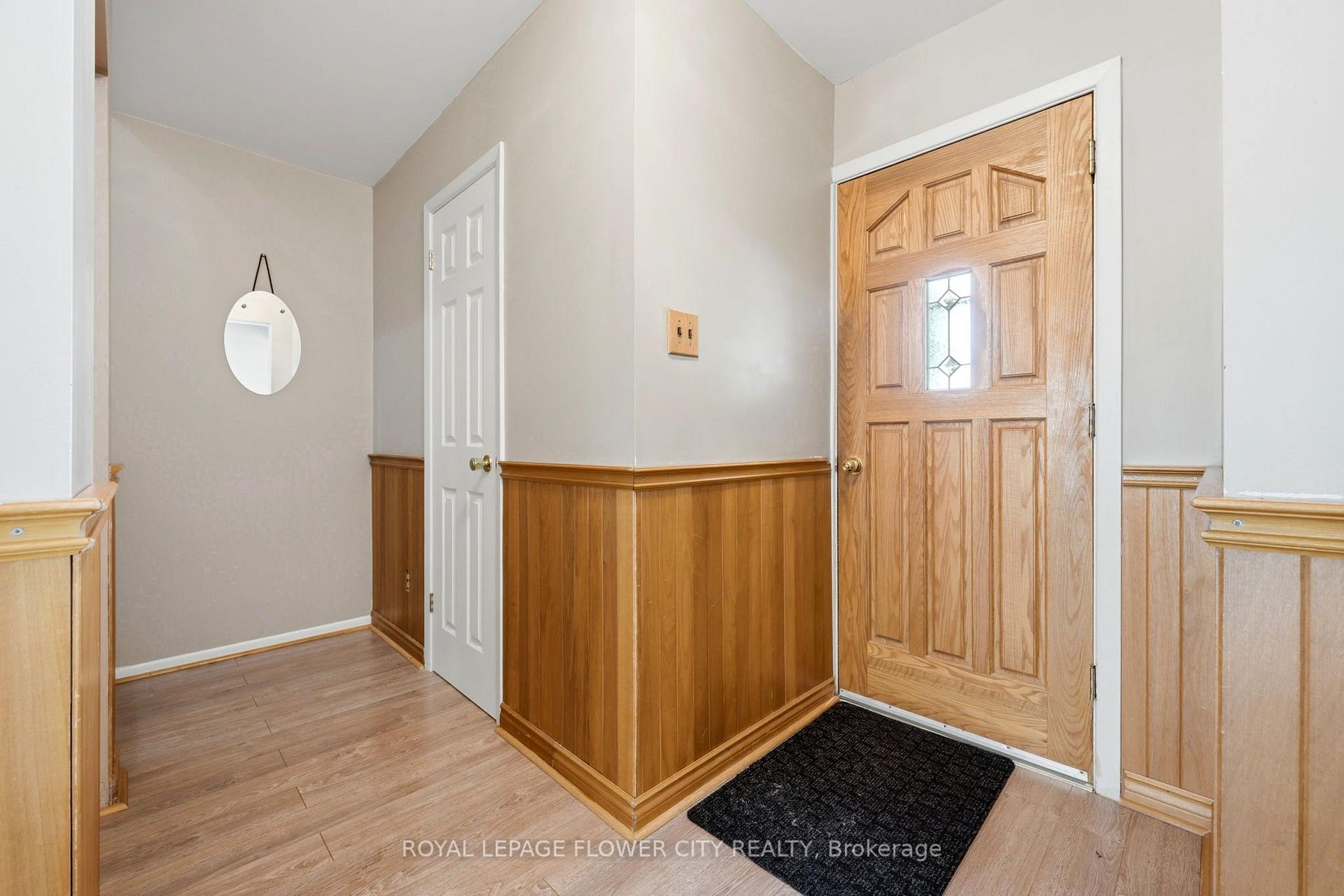 Photo 3 of 132 Fallingdale Crescent, Brampton, Southgate — HOMEH