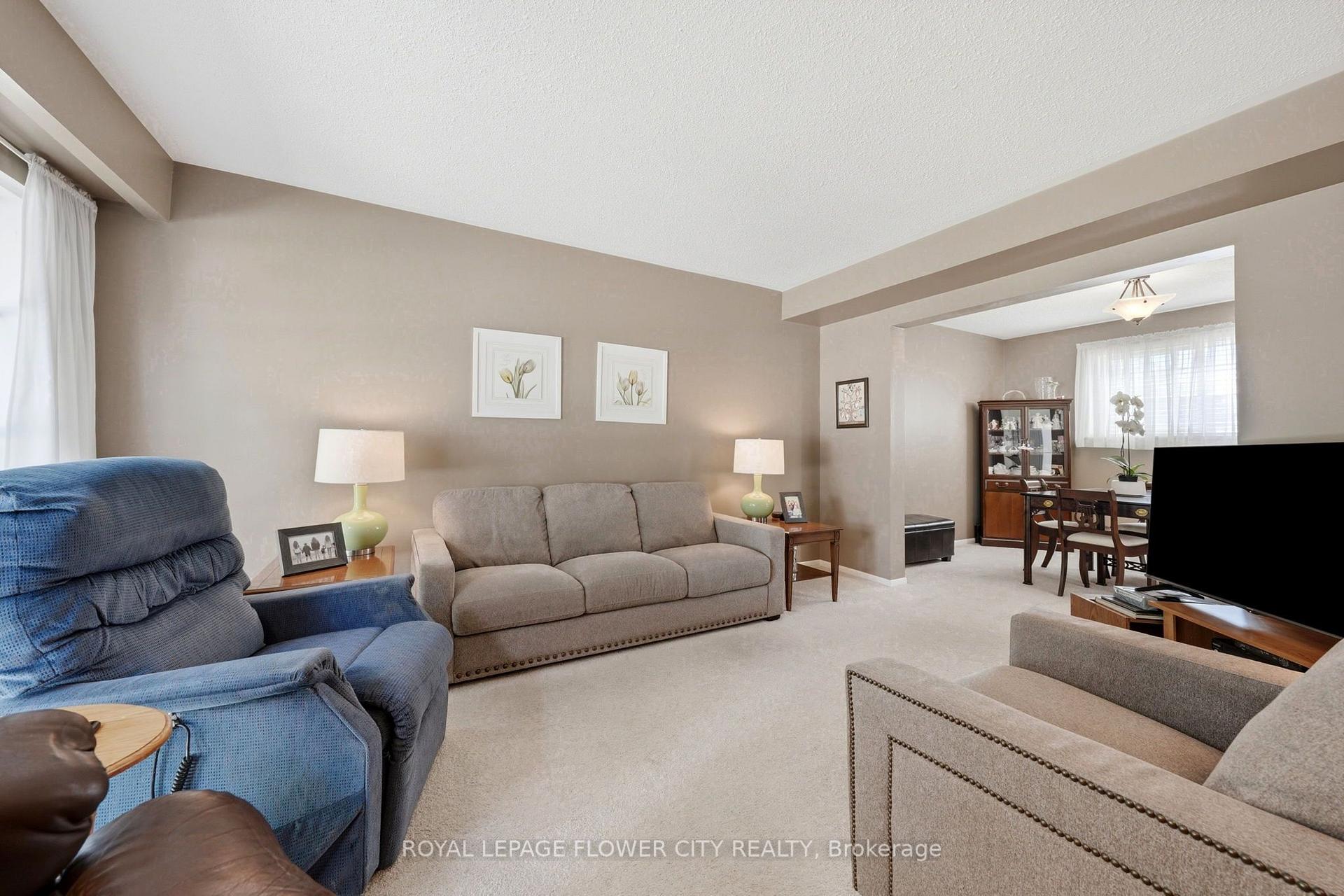 Photo 5 of 132 Fallingdale Crescent, Brampton, Southgate — HOMEH