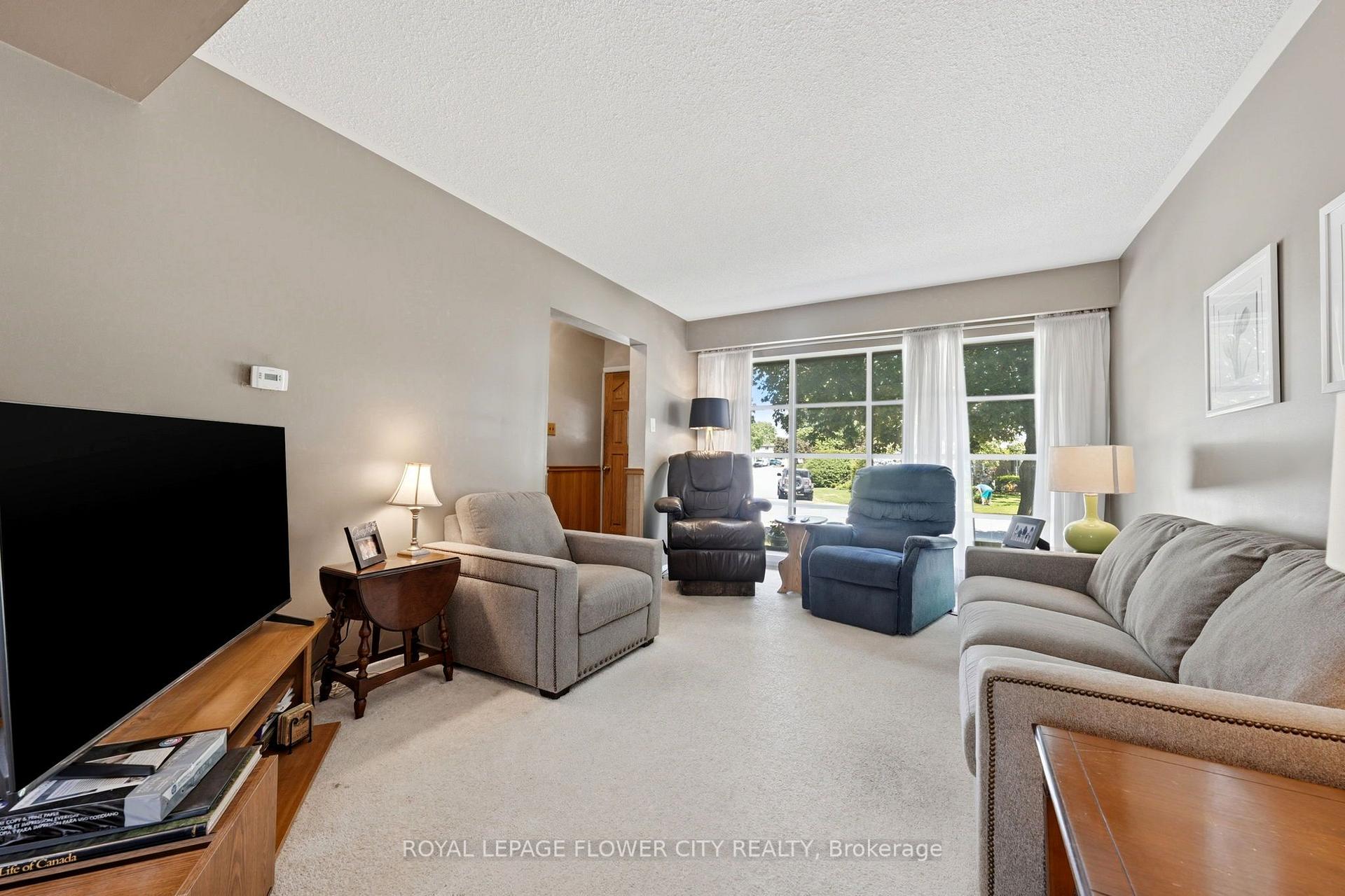 Photo 7 of 132 Fallingdale Crescent, Brampton, Southgate — HOMEH