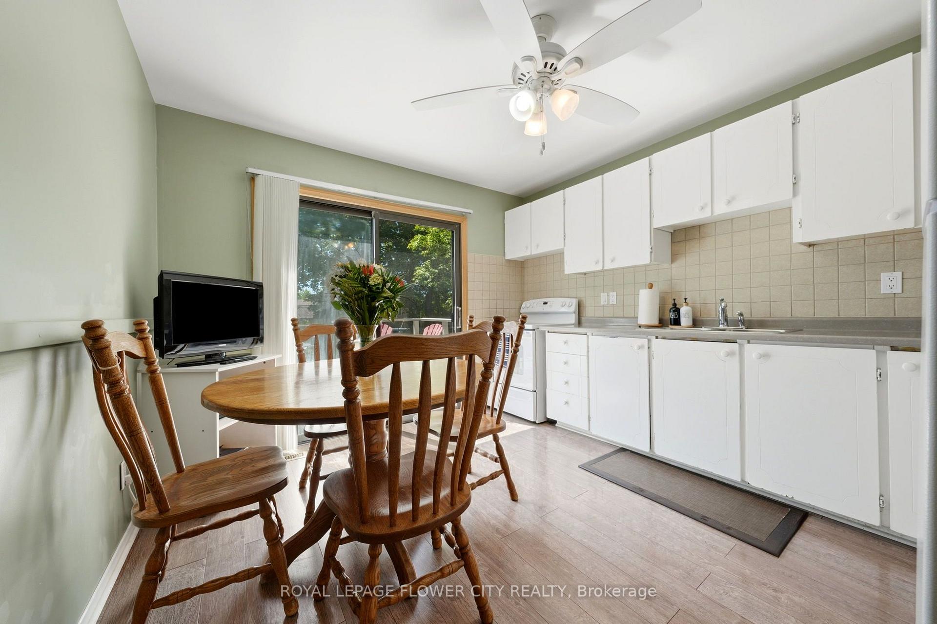 Photo 10 of 132 Fallingdale Crescent, Brampton, Southgate — HOMEH