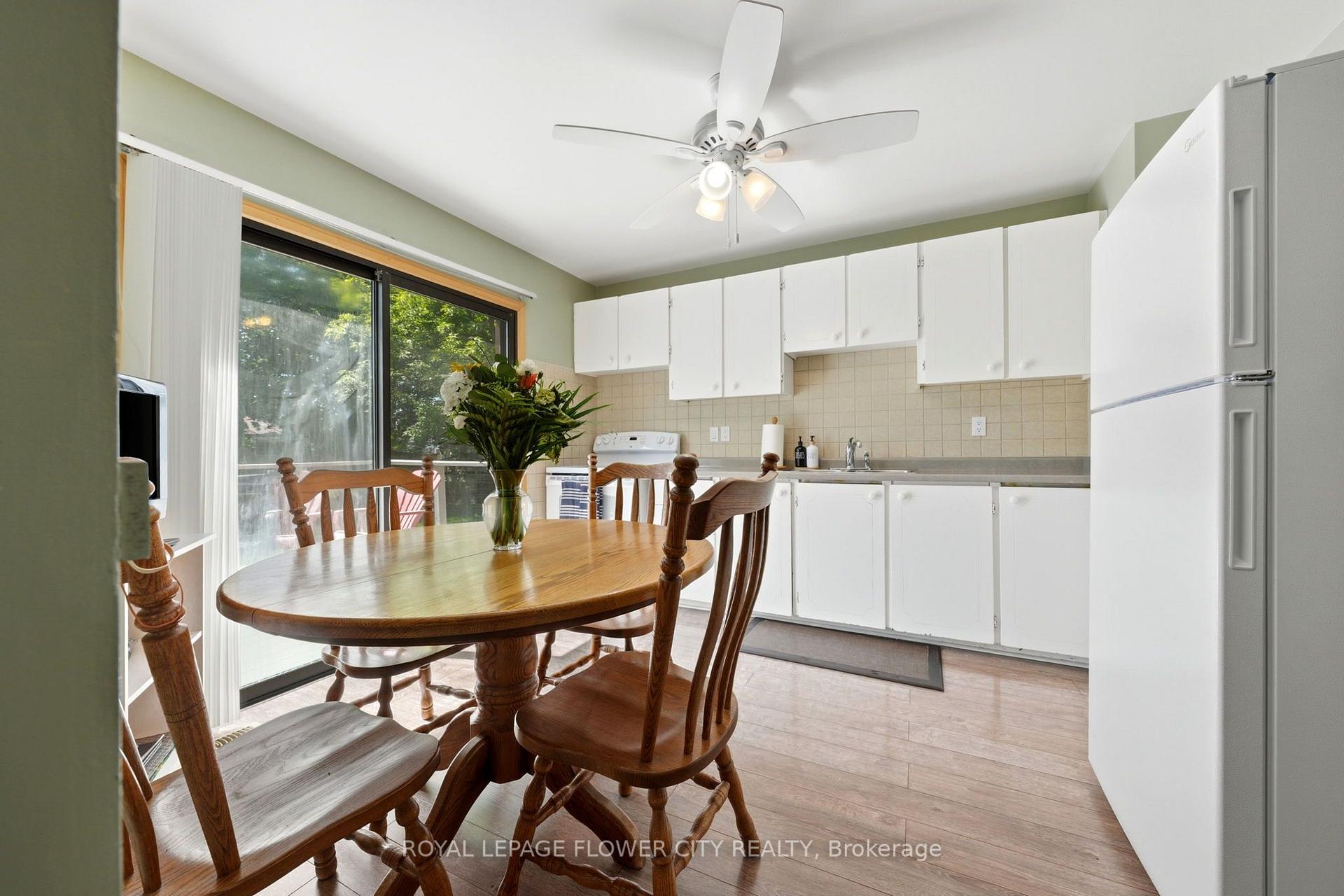 Photo 11 of 132 Fallingdale Crescent, Brampton, Southgate — HOMEH