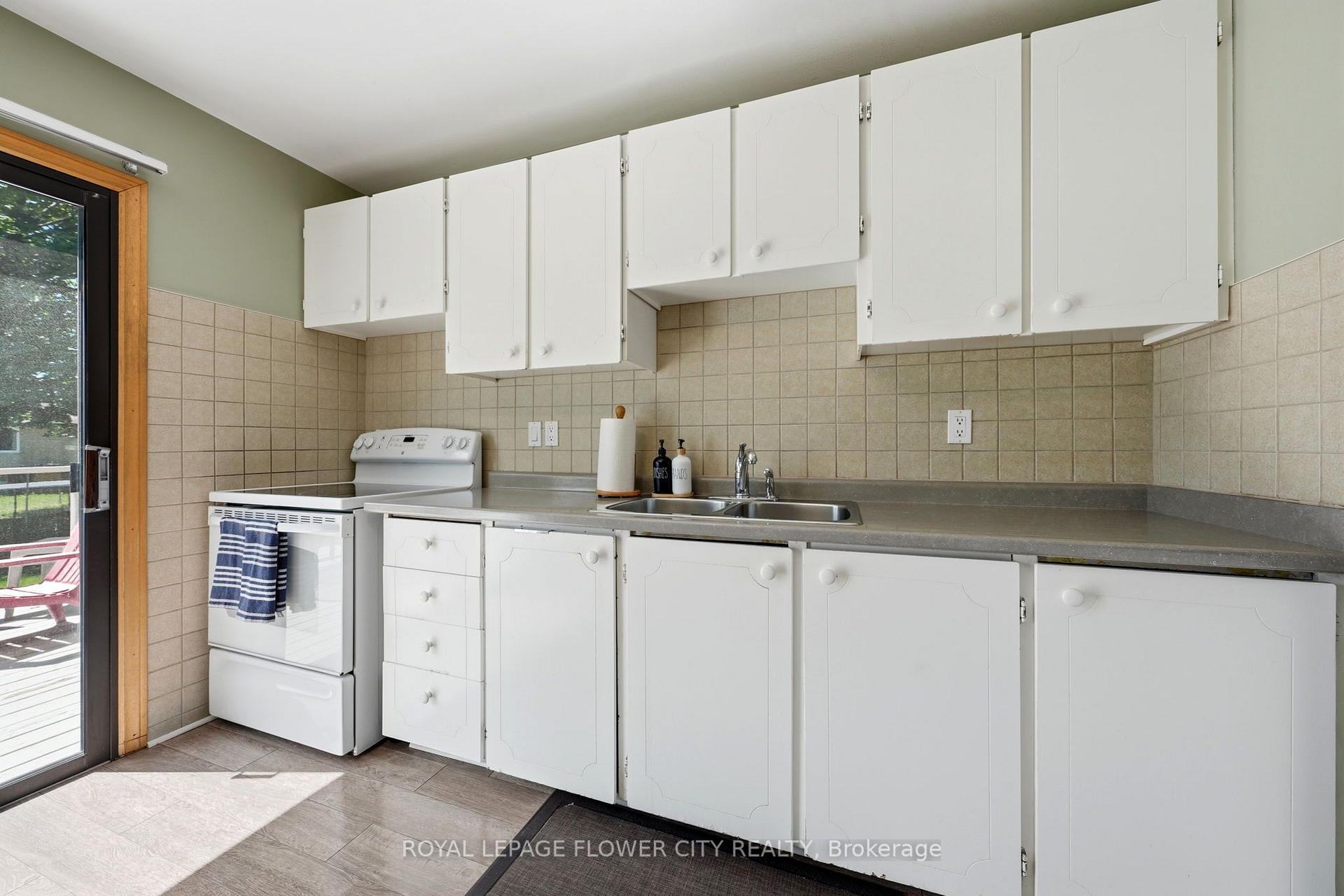 Photo 13 of 132 Fallingdale Crescent, Brampton, Southgate — HOMEH