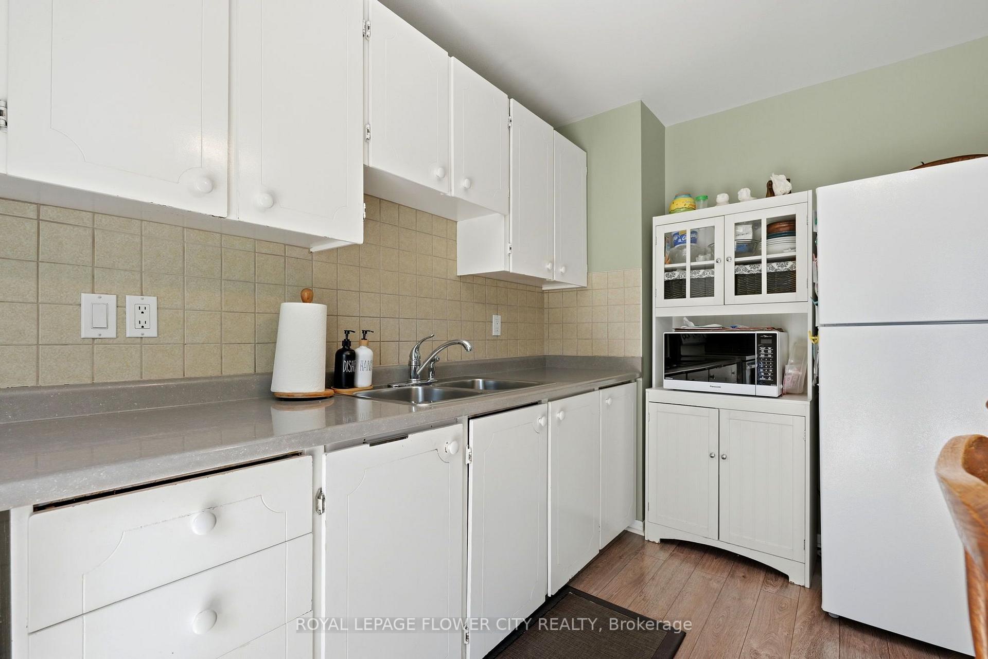 Photo 14 of 132 Fallingdale Crescent, Brampton, Southgate — HOMEH
