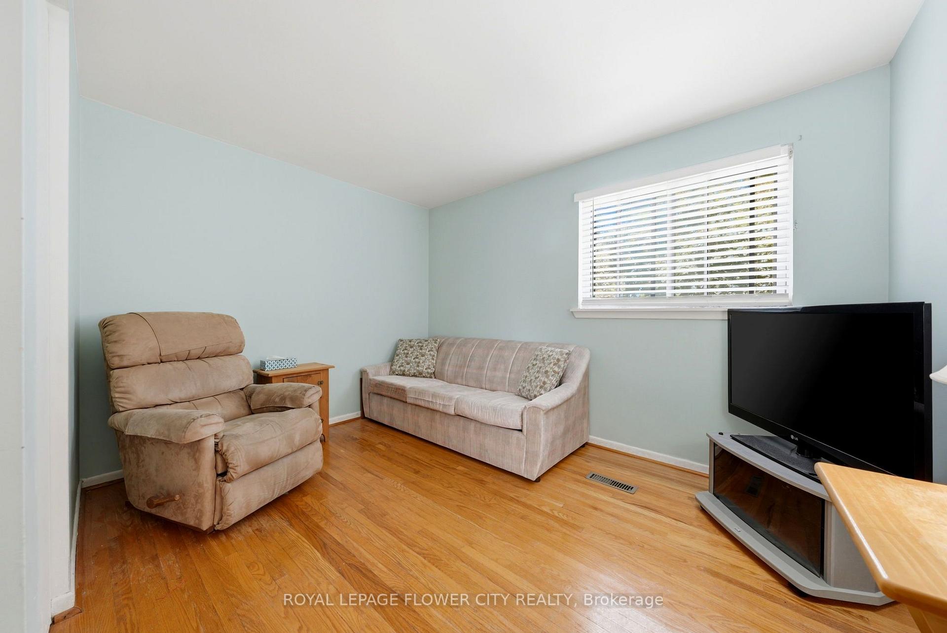 Photo 23 of 132 Fallingdale Crescent, Brampton, Southgate — HOMEH