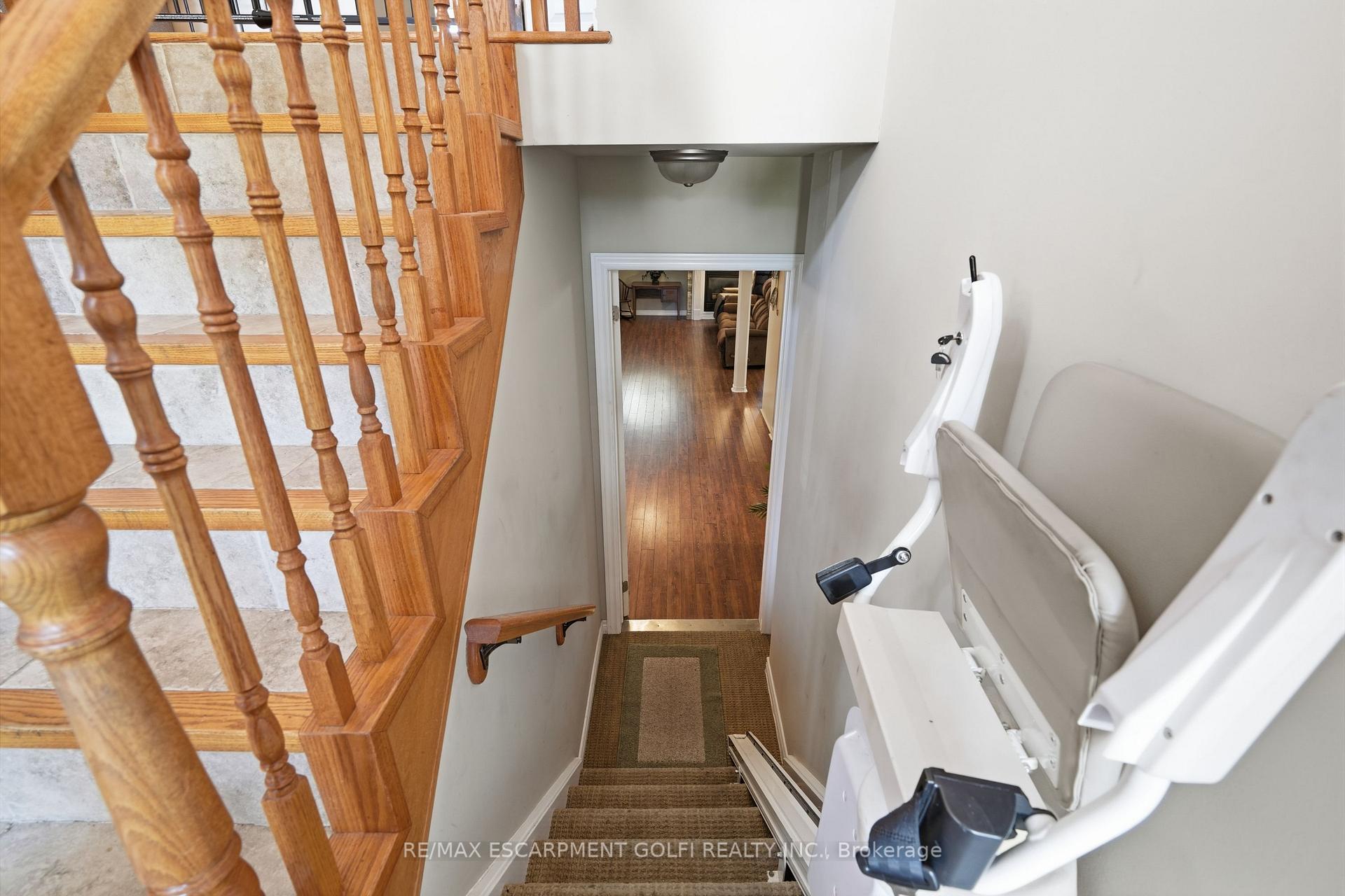 Photo 14 of 202 Wellbrook Boulevard, Welland, Prince Charles — HOMEH