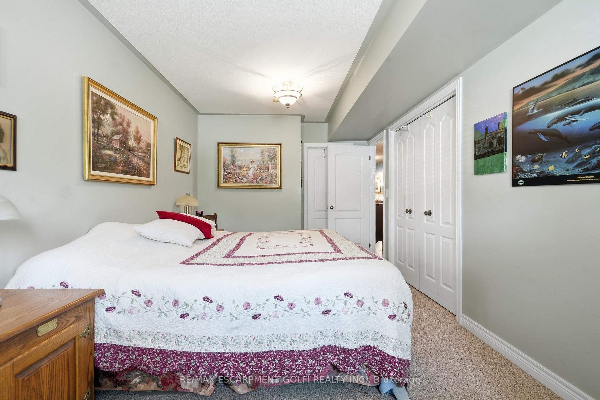 Photo 17 of 202 Wellbrook Boulevard, Welland, Prince Charles — HOMEH
