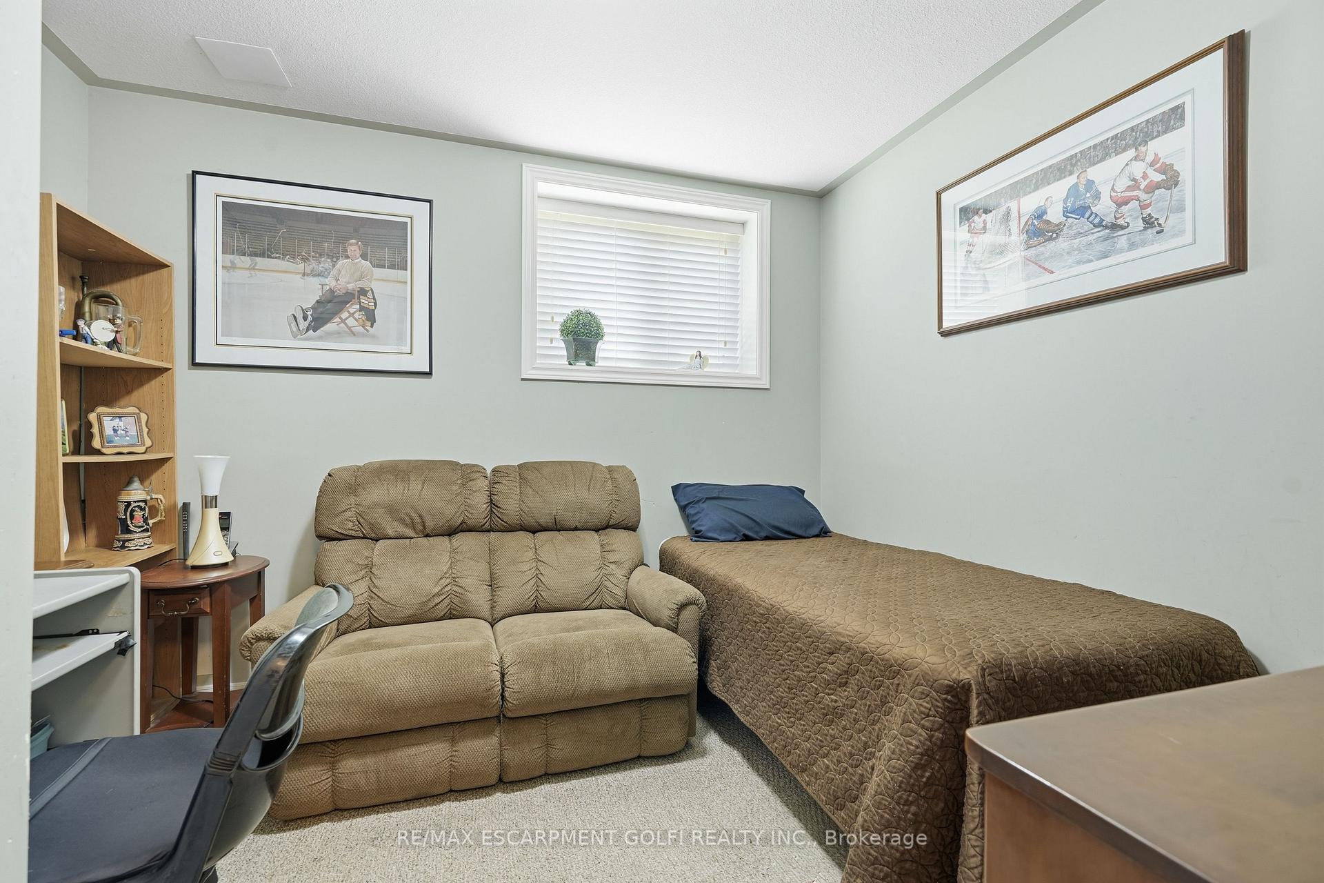 Photo 19 of 202 Wellbrook Boulevard, Welland, Prince Charles — HOMEH