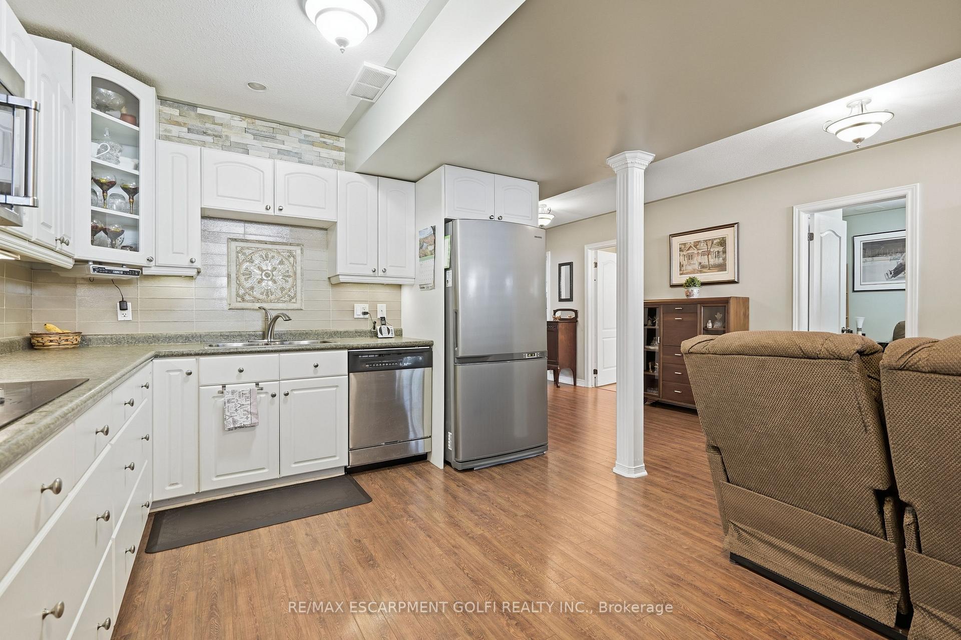 Photo 26 of 202 Wellbrook Boulevard, Welland, Prince Charles — HOMEH