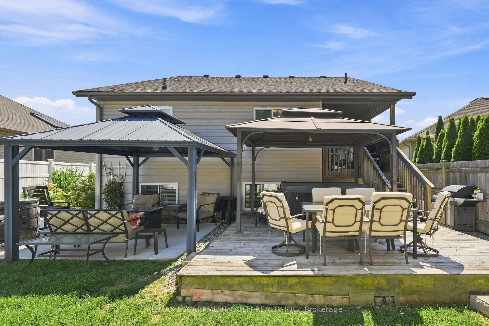 Photo 30 of 202 Wellbrook Boulevard, Welland, Prince Charles — HOMEH