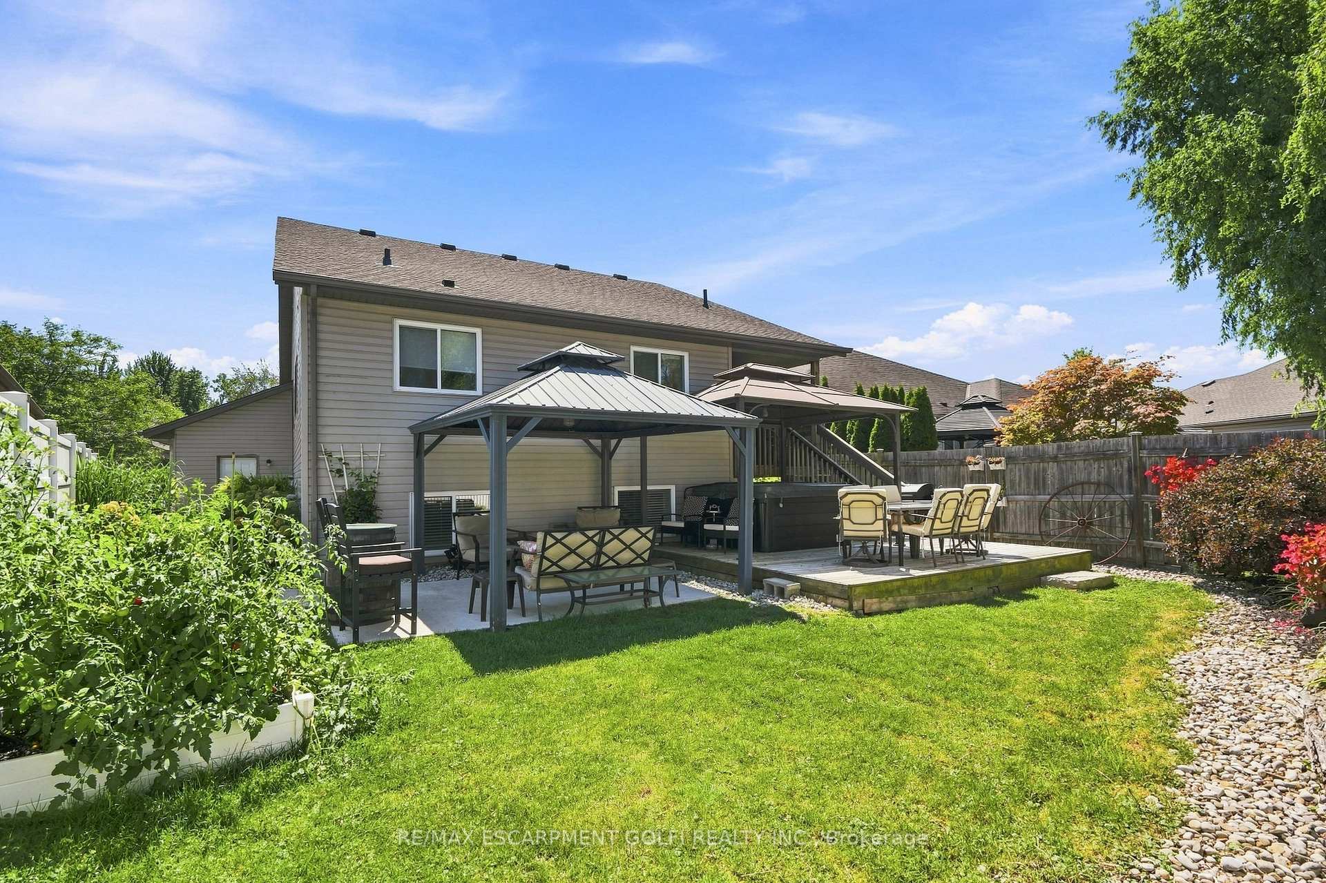 Photo 31 of 202 Wellbrook Boulevard, Welland, Prince Charles — HOMEH